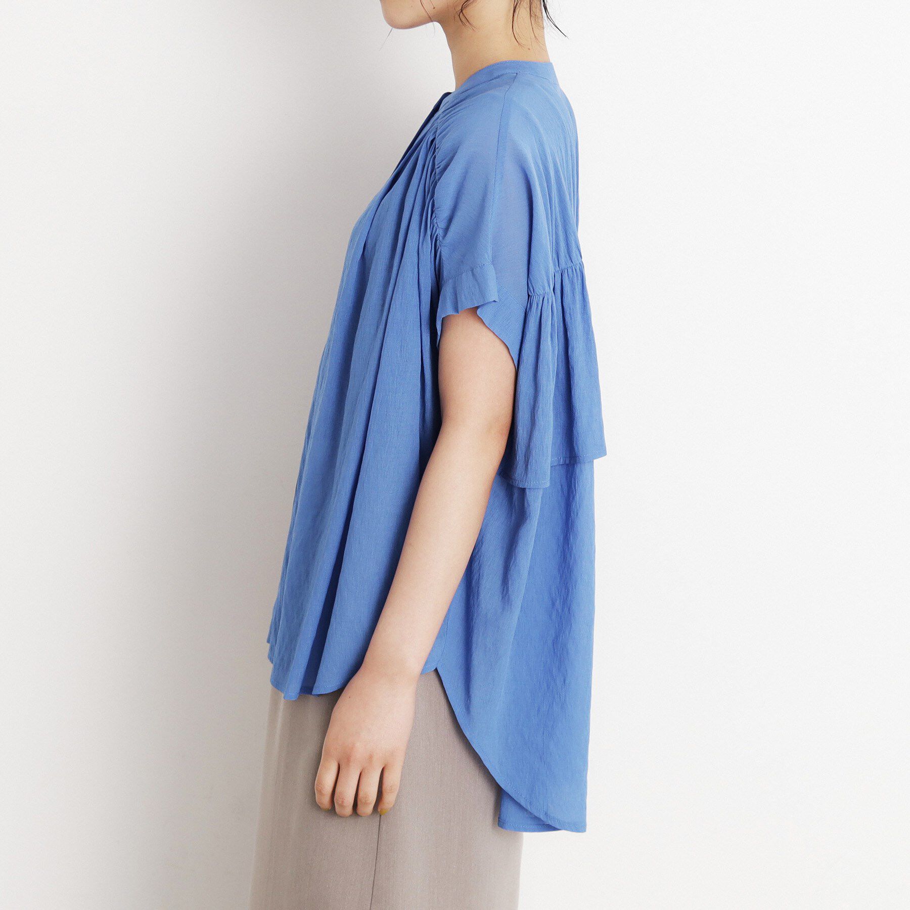 THE SHOP TK「麻調シアーフリルギャザーブラウス【洗える】」|シャツ・ブラウス|