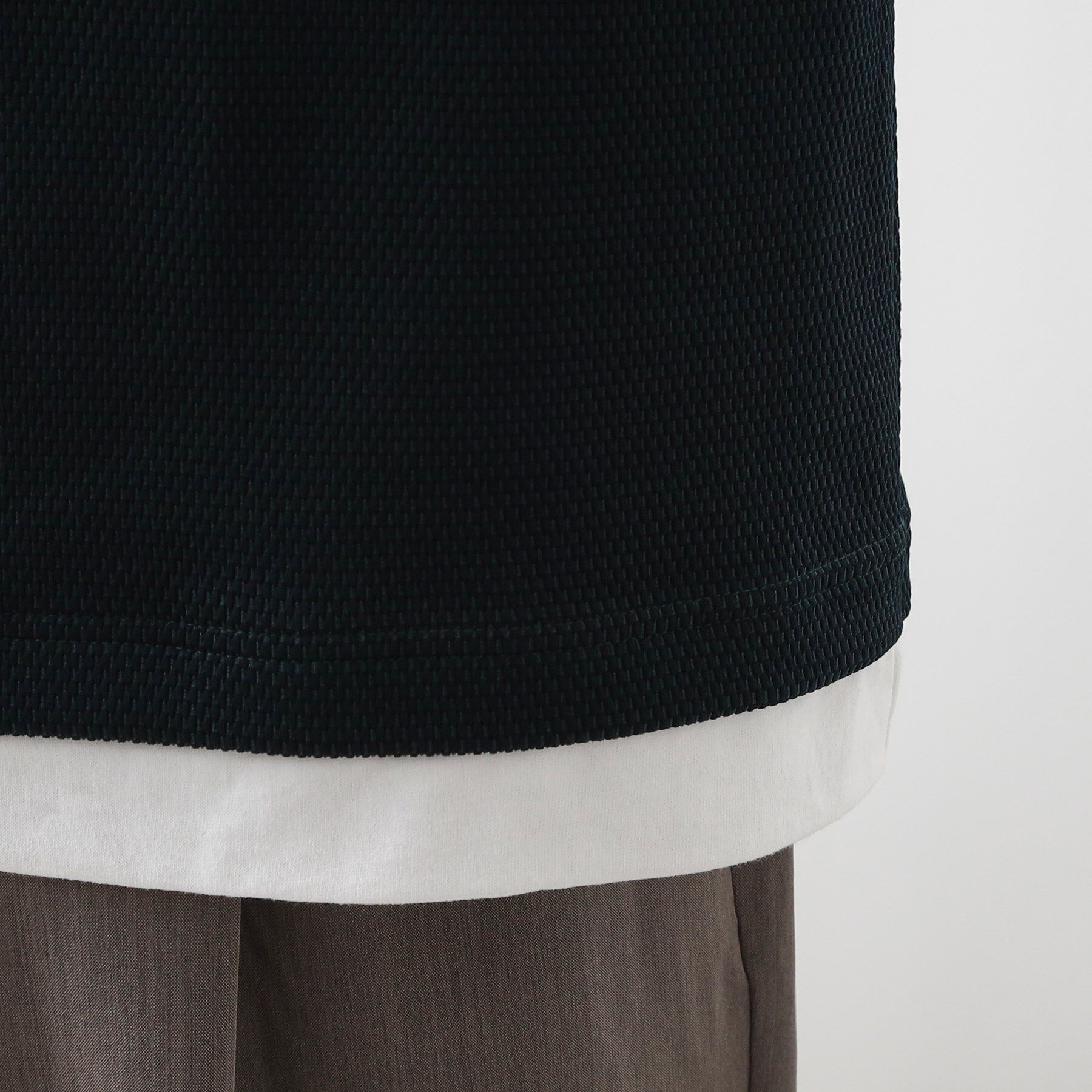 THE SHOP TK「【一枚でコーディネートが完成！】レイヤード風キーネック長袖Tシャツ 洗濯機OK」|Tシャツ・カットソー|