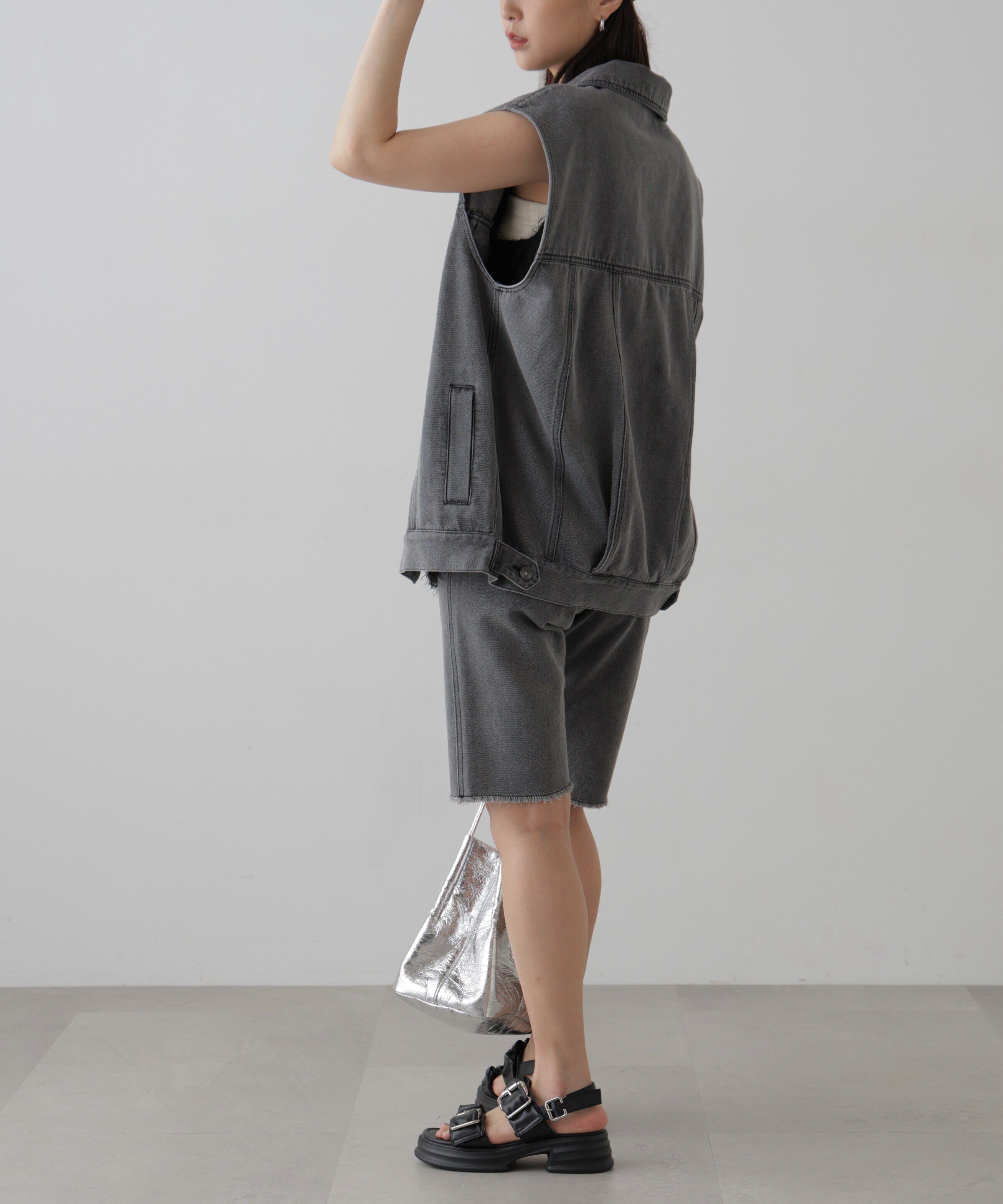  「ミドル丈デニムベスト」|ブルゾン・スタジャン|