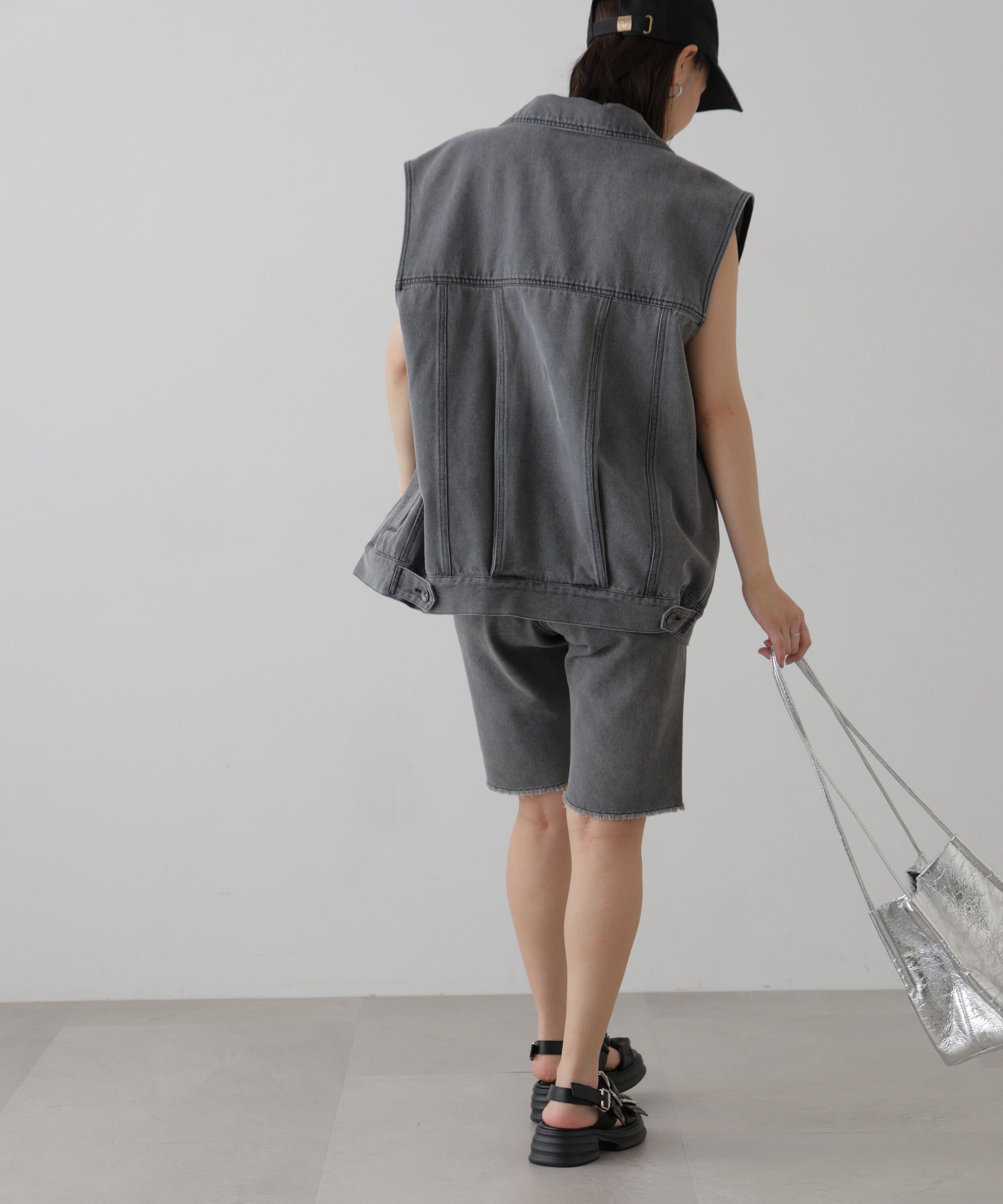  「ミドル丈デニムベスト」|ブルゾン・スタジャン|