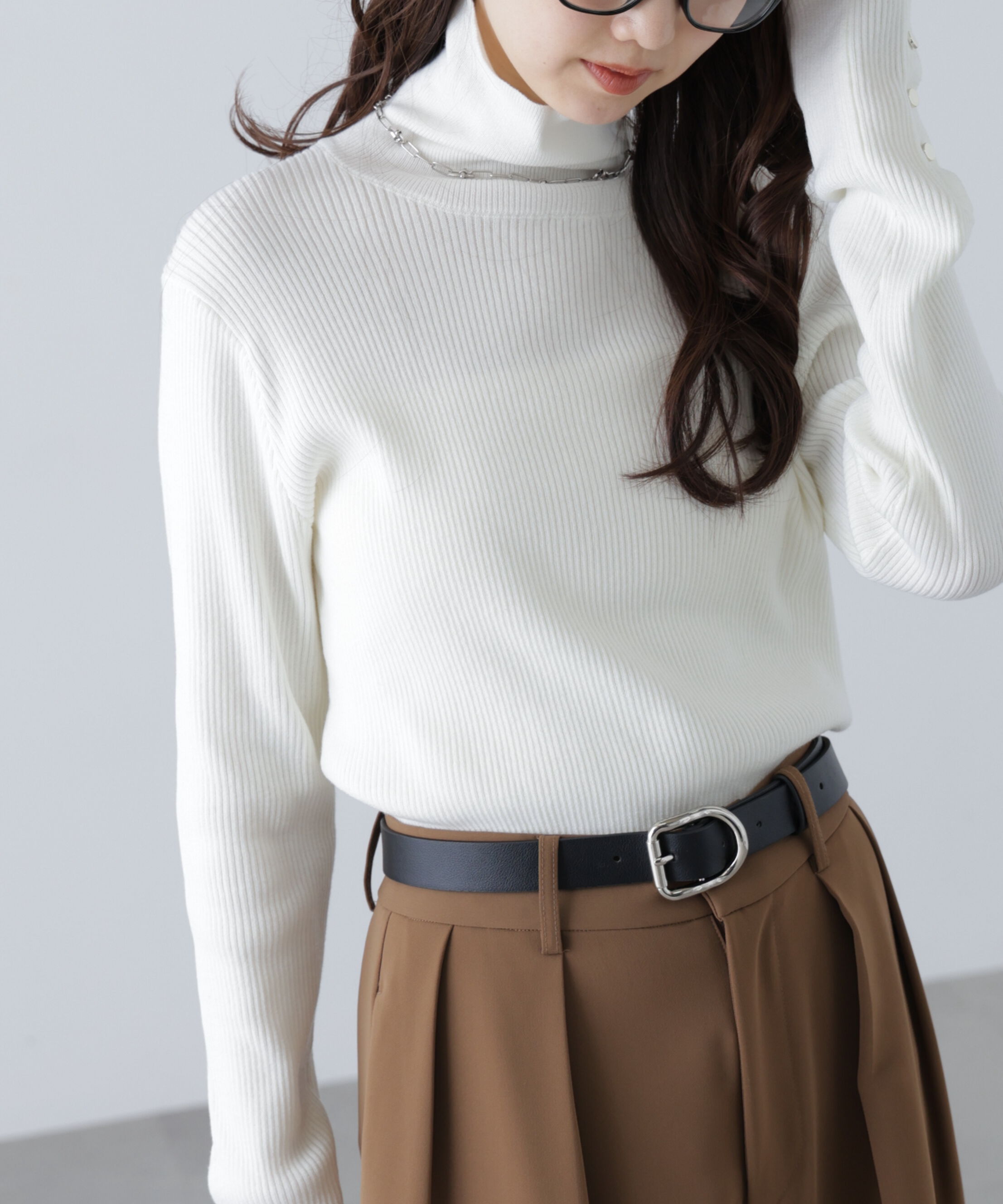  「袖金ボタンリブタートルニット」|ニット・セーター|