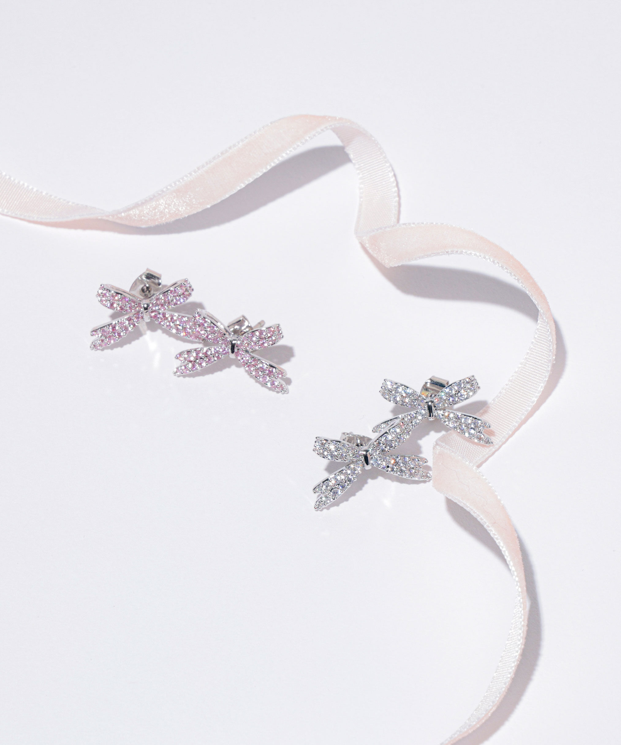  「Cubic パヴェリボンピアス」|その他|ピンク