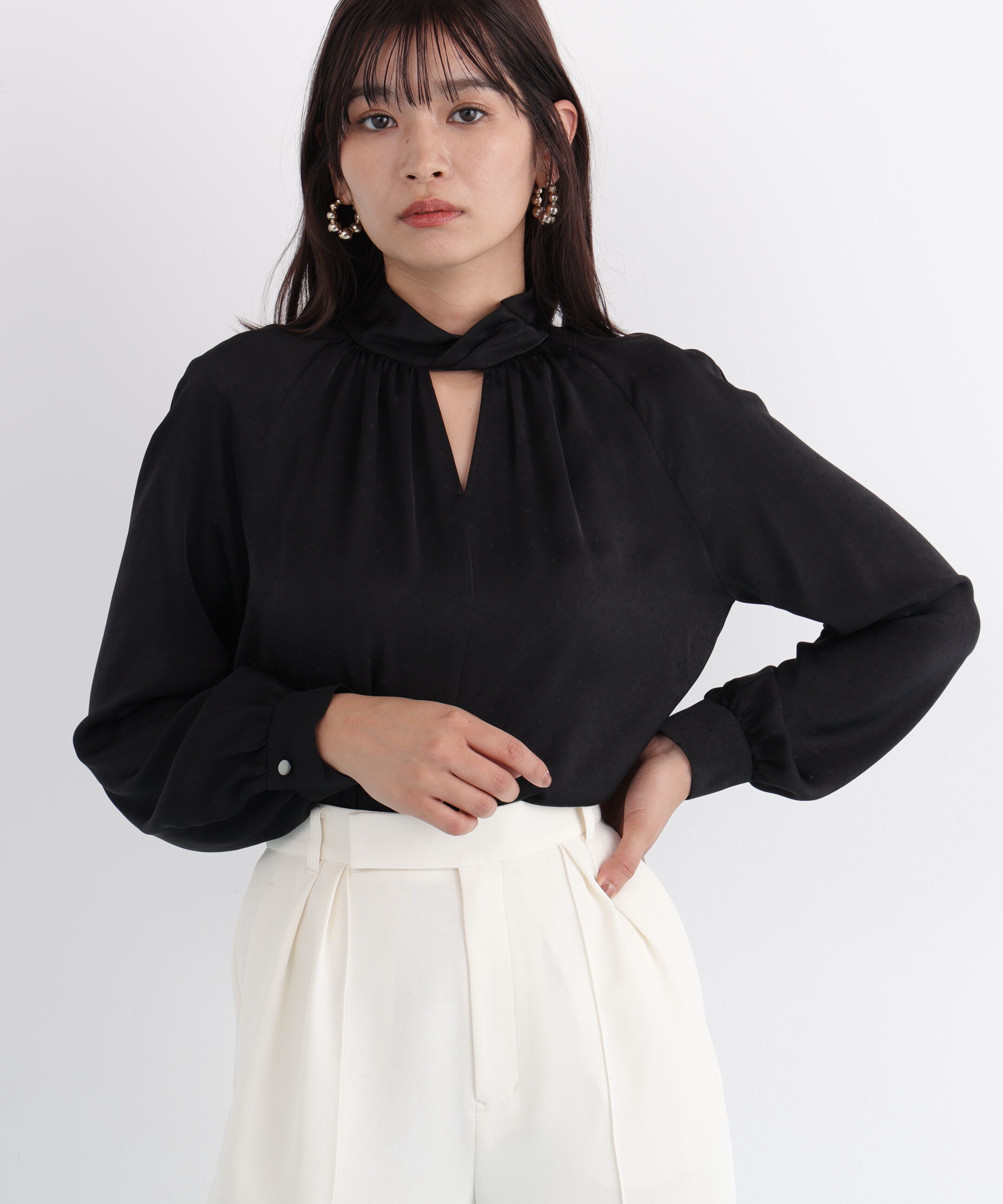  「◆ギャザーネックドットジャガードブラウス」|シャツ・ブラウス|ブラック