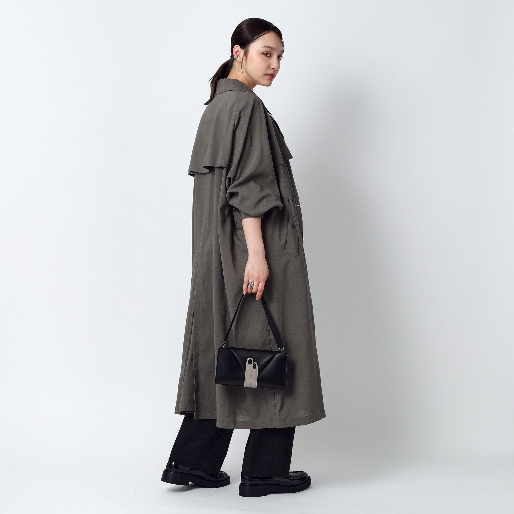 HIROKO HAYASHI「LEO NECESSARIO（レオ ネチェサリオ）ショルダー付き長財布」|財布|