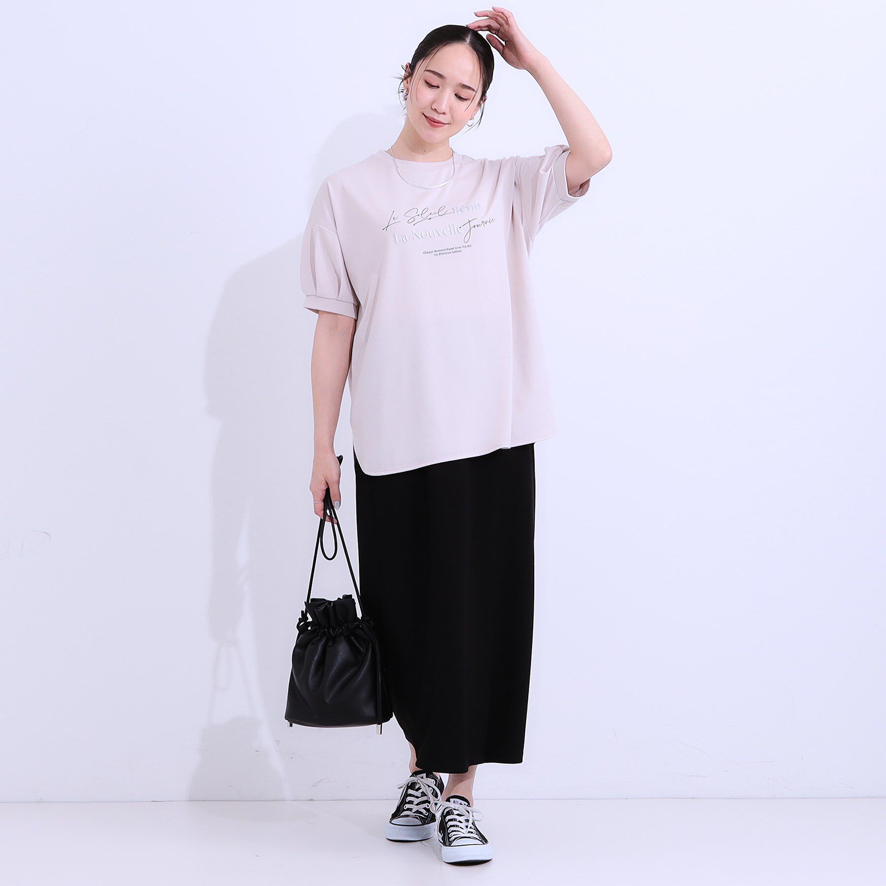 SHOO･LA･RUE「【S-LL/ひんやり/UV】ぷっくりラメプリントロゴTシャツ」|Tシャツ・カットソー|