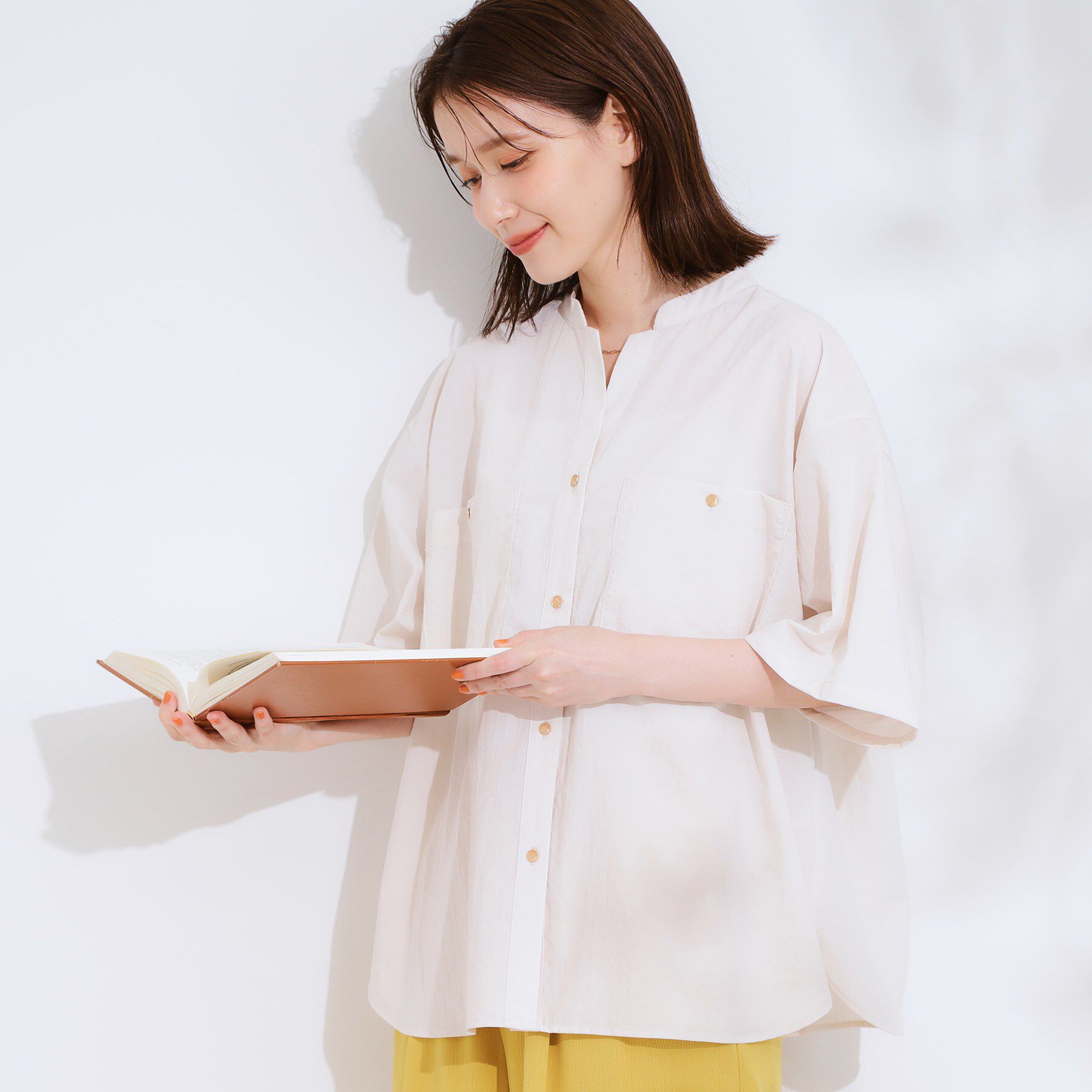 SHOO･LA･RUE「【S-LL】大人の抜け感 ビックポケット Vネックシャツ」|シャツ・ブラウス|ライトベージュ(05