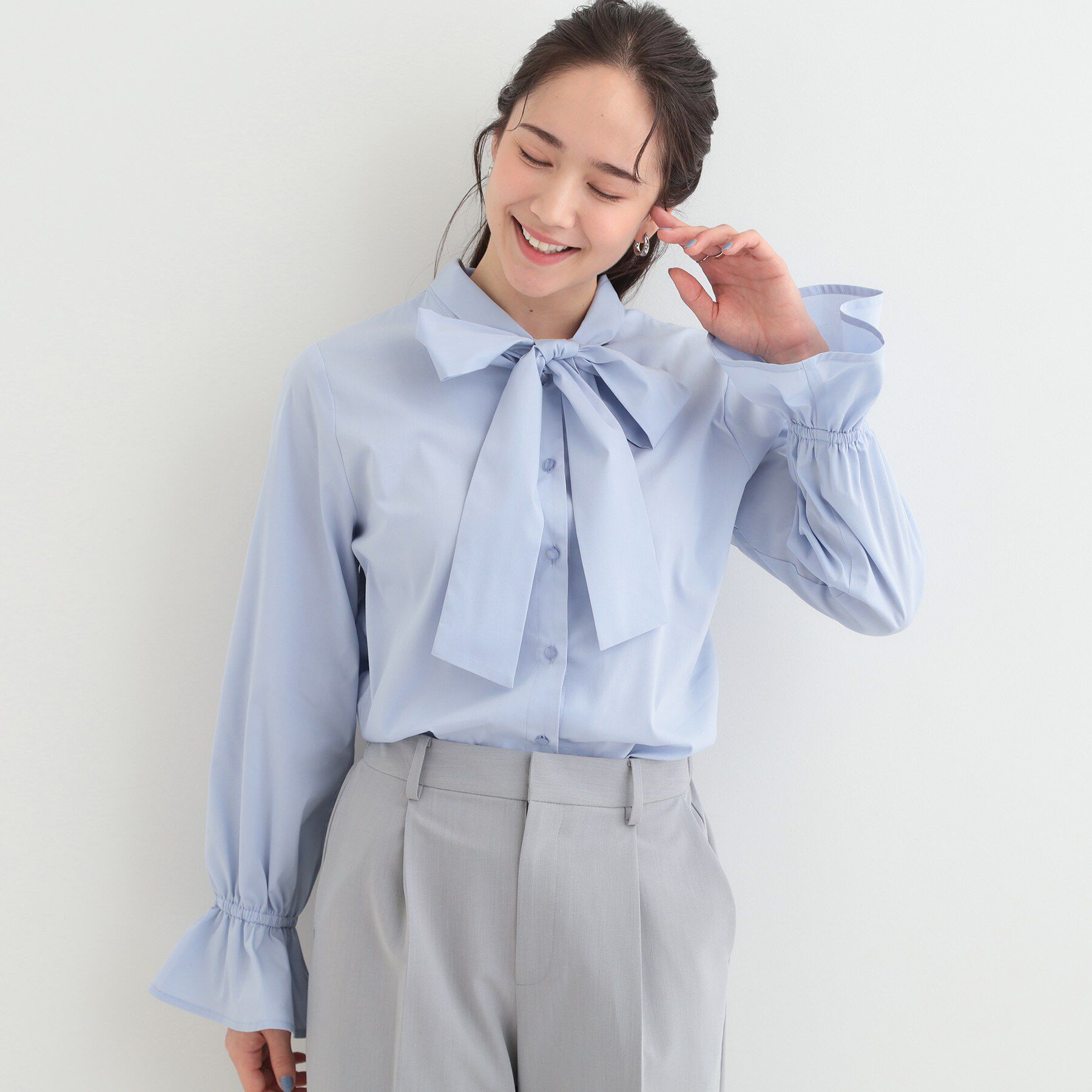 SHOO･LA･RUE「【洗濯後シワになりにくい/UV/S-LL】シンプルで使いやすい　キャンディースリーブ リボンブラウス」|シャツ・ブラウス|