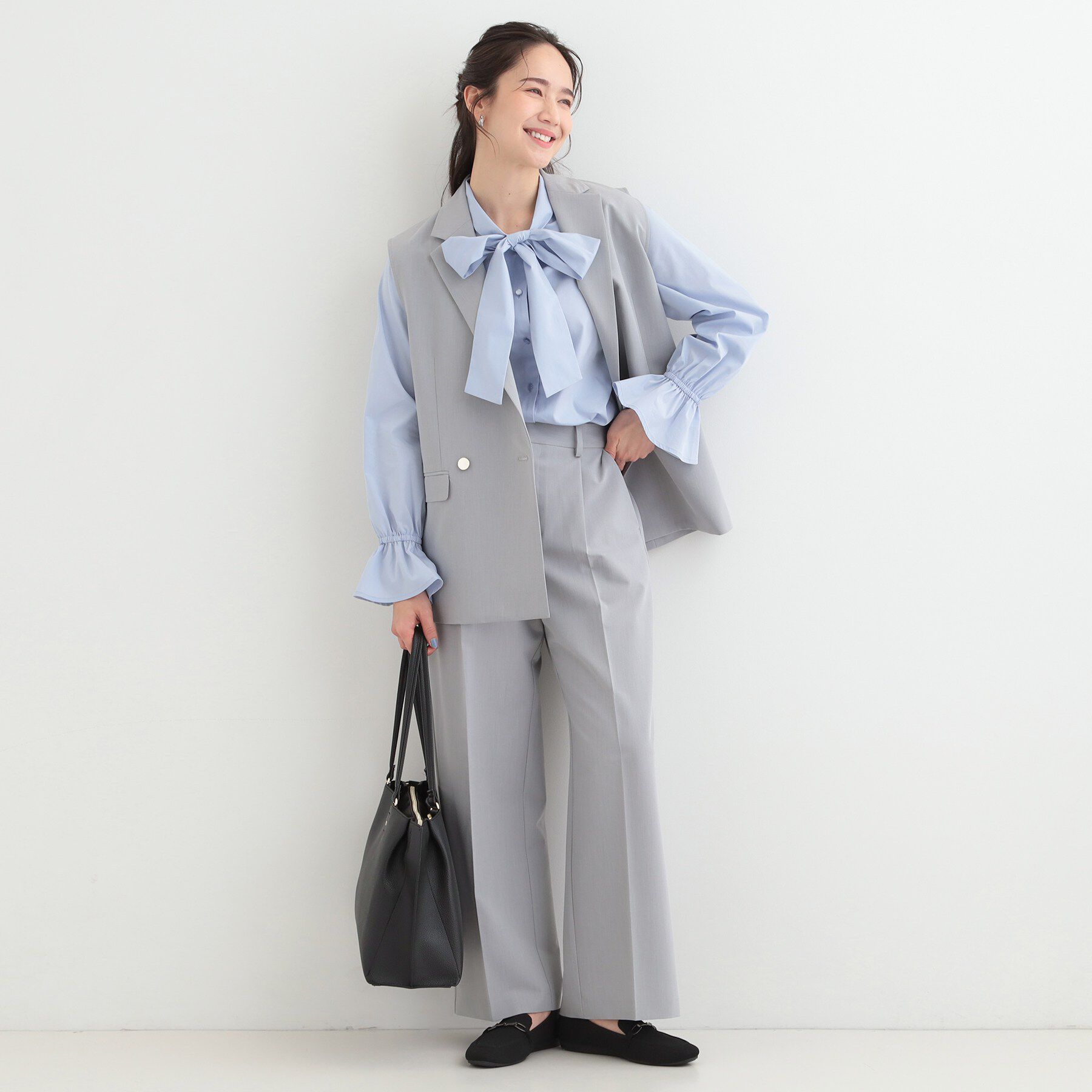 SHOO･LA･RUE「【洗濯後シワになりにくい/UV/S-LL】シンプルで使いやすい　キャンディースリーブ リボンブラウス」|シャツ・ブラウス|