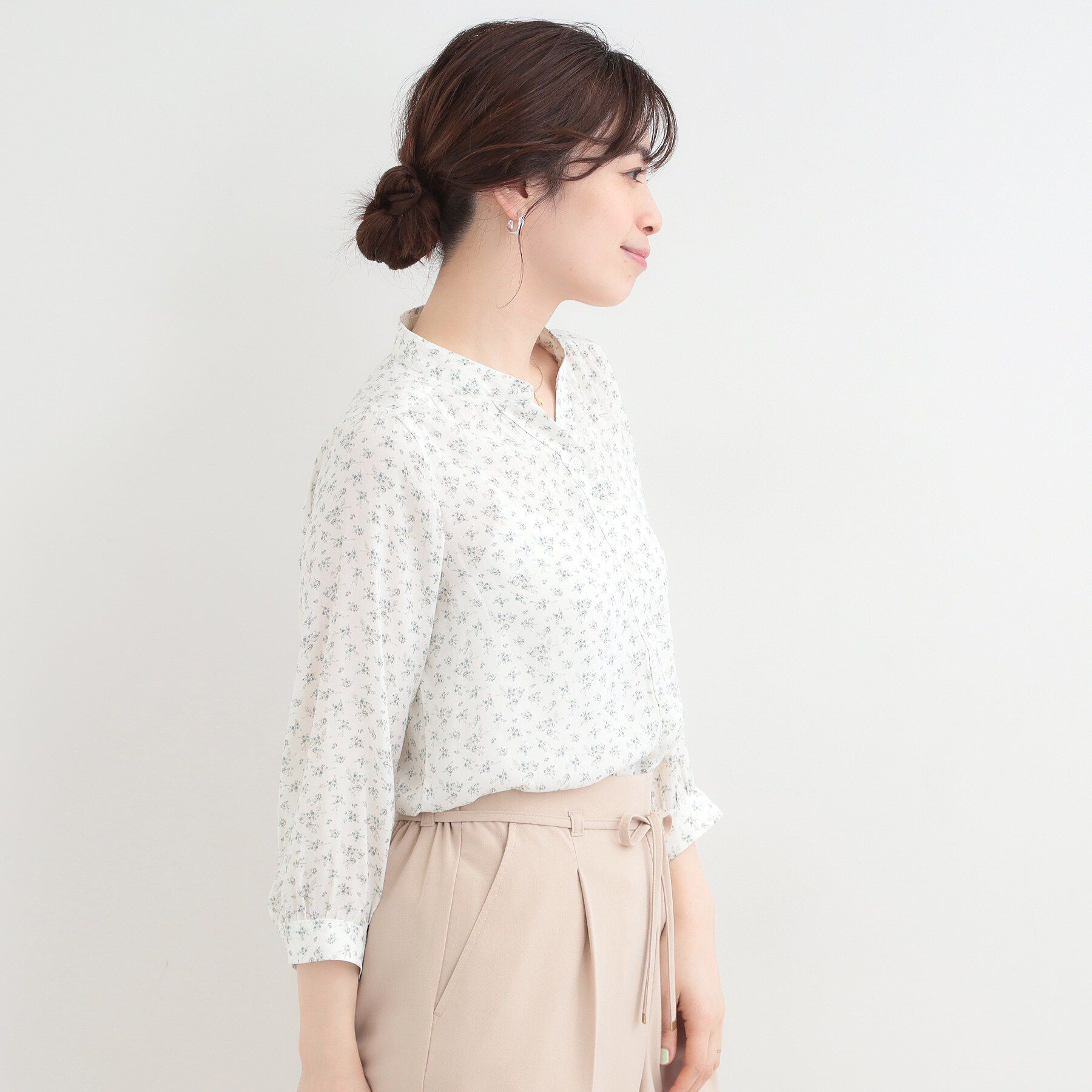 SHOO･LA･RUE「【S-LL】首元すっきり魅せ　大人の上品サテンブラウス」|シャツ・ブラウス|