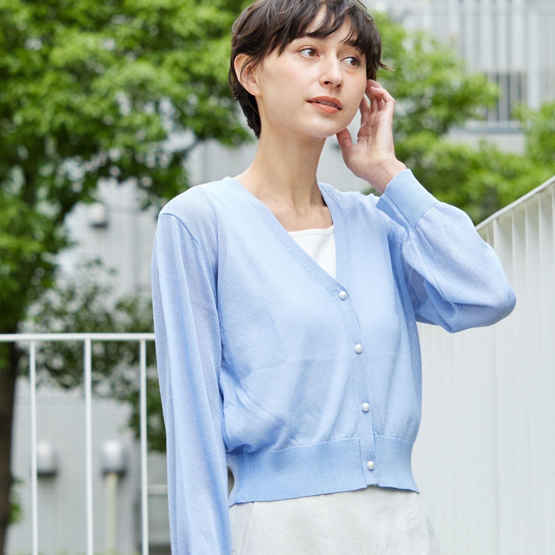 Dessin「【UVカット・洗える】パール調ボタンシアーカーディガン」|カーディガン|ブルー(091)