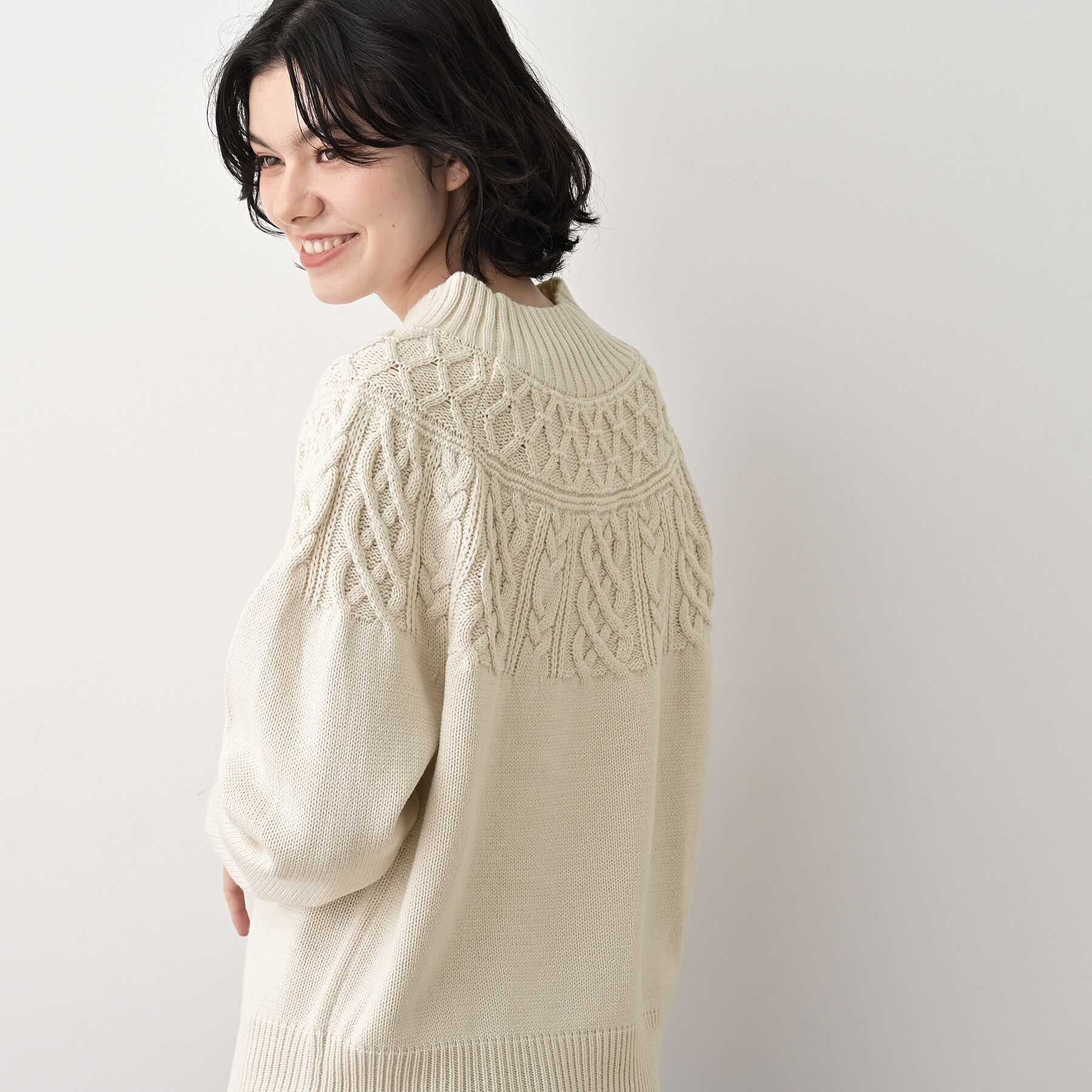 Dessin「【着映え/洗える】求心ケーブル編みハイネックニット」|ニット・セーター|アイボリー(004)