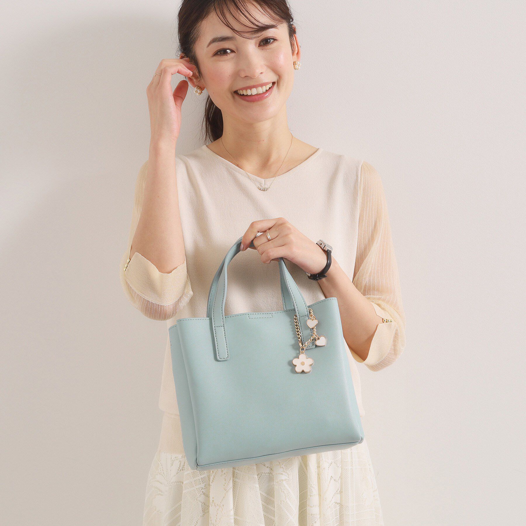 ITS&rsquo;DEMO「フラワーチャーム付2WAYトート」|ハンドバッグ|