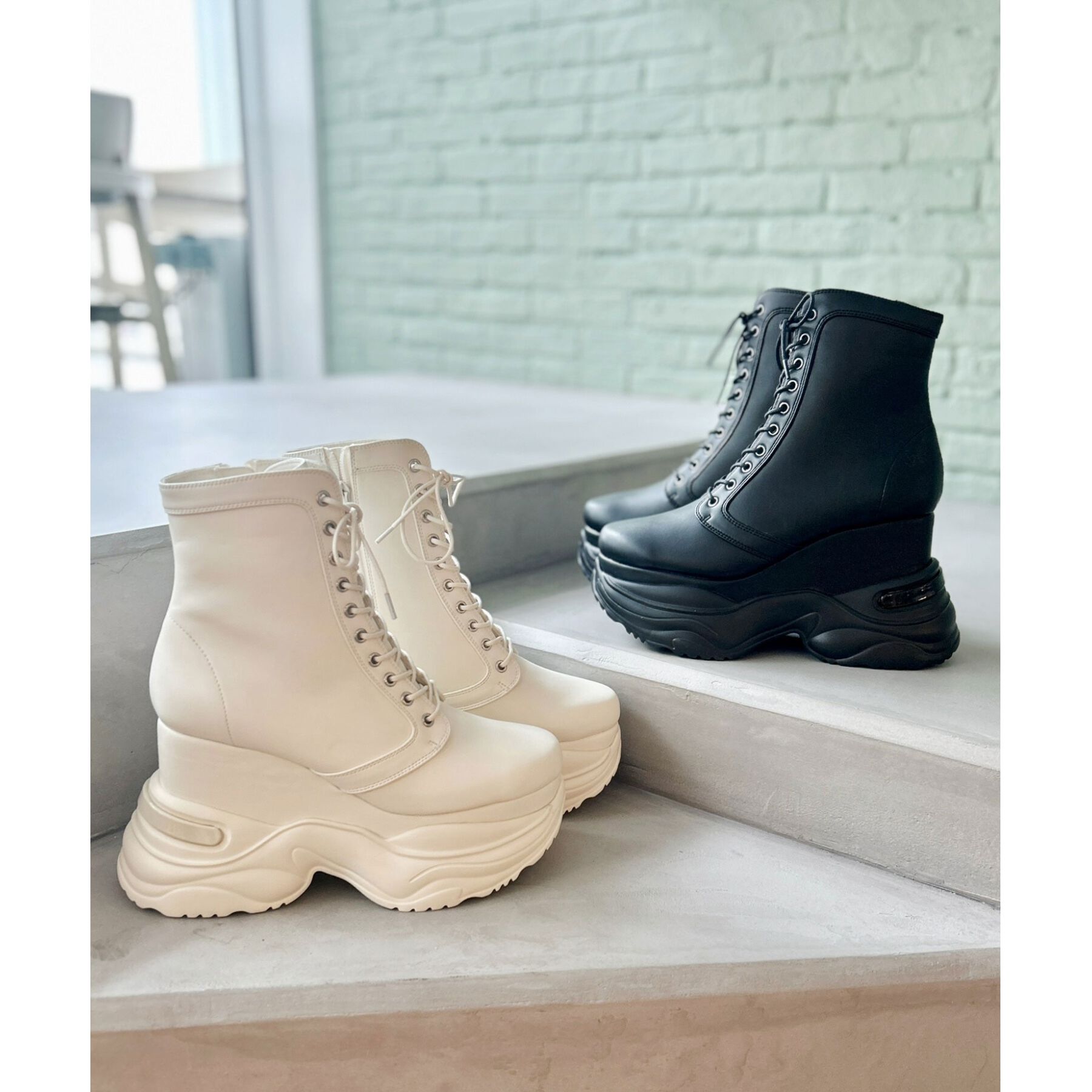 ESPERANZA「厚底スニーカーショートブーツ【レースアップ・足首にフィットして細見え】歩きやすいブーツスニーカー」|ショートブーツ|