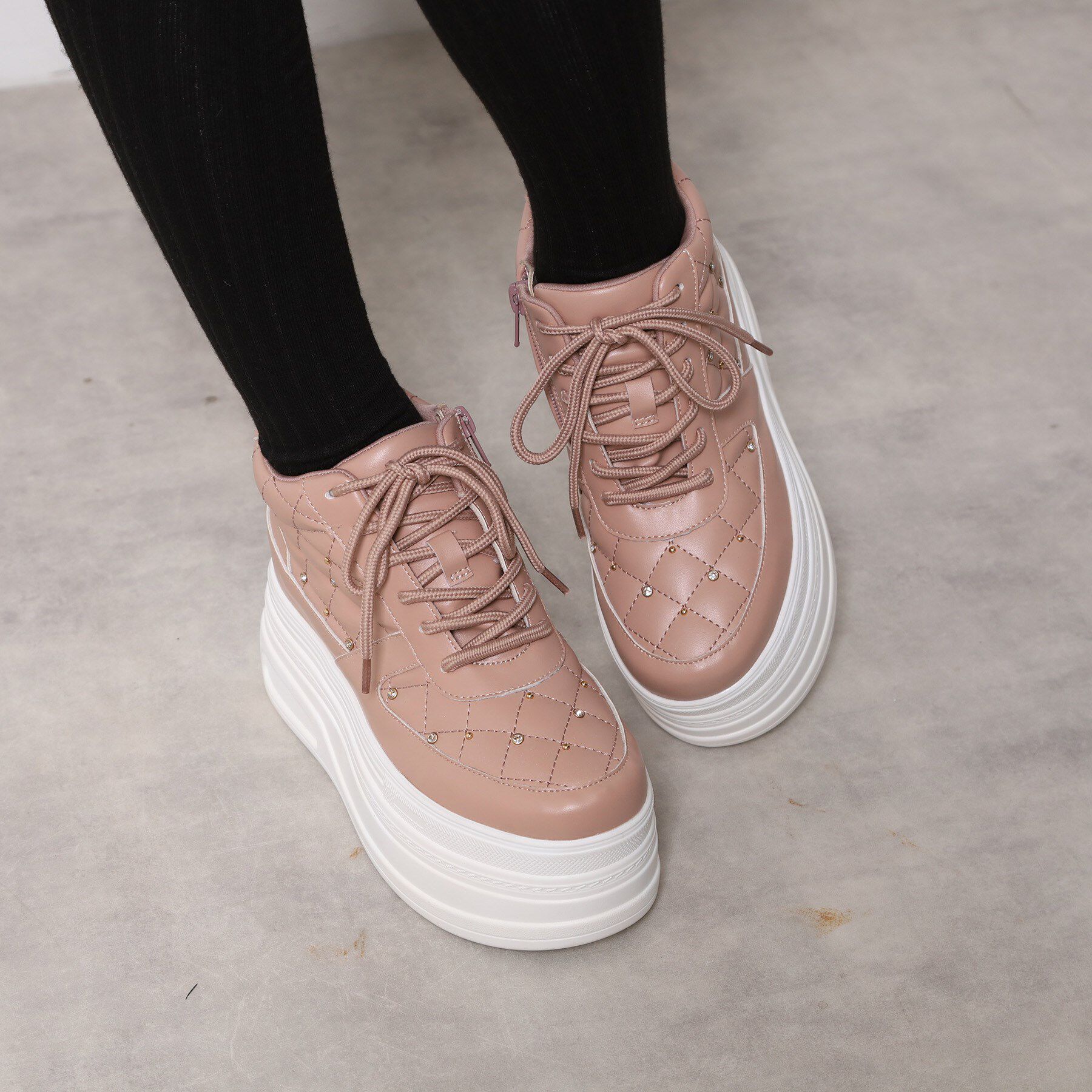 ESPERANZA「【EC先行販売】きゅんフィット厚底フラットキルティングスタッズスニーカー」|スニーカー|