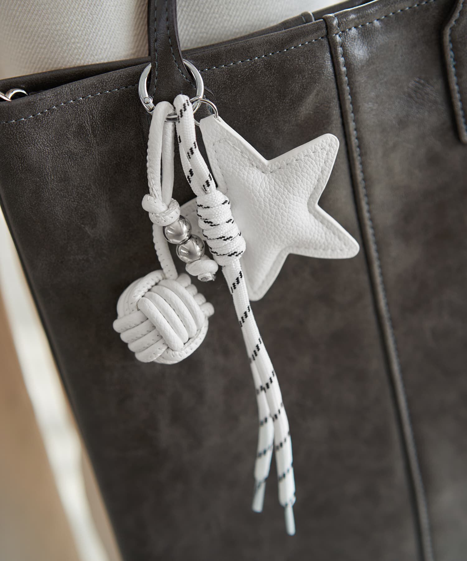 STYLE DELI「フェイクレザーSTARチャーム」|チャーム・キーホルダー|ホワイト