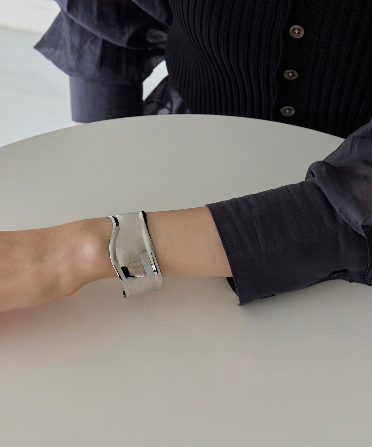 Phoebe「アークカフワイドバングル　シルバー」|ブレスレット・バングル|シルバー