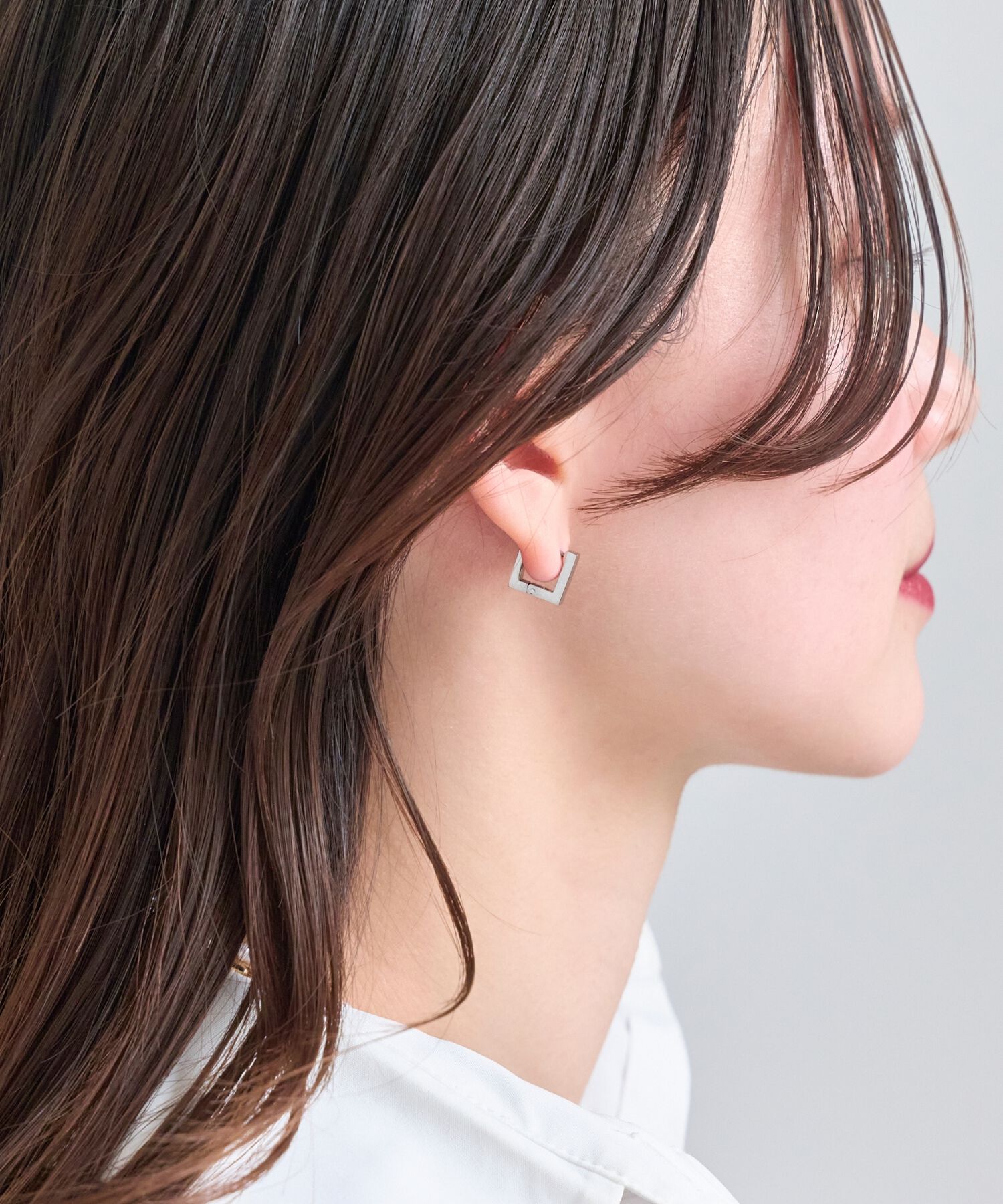Phoebe「【金属アレルギー対応】ストレートスクエアフープピアス　シルバー/サージカルステンレス（片耳）」|ピアス|