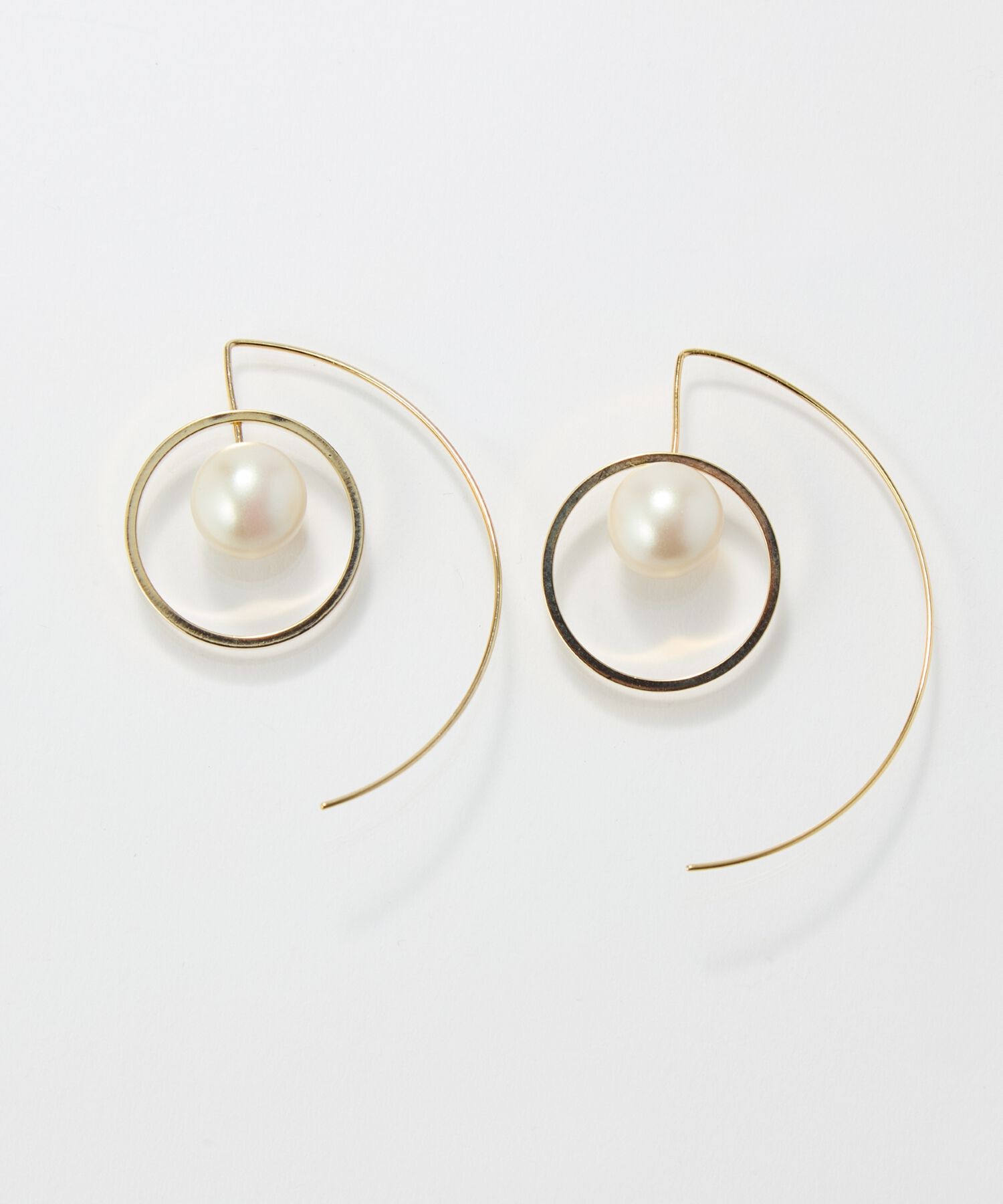 Phoebe「【金属アレルギー対応】モーションリングパールピアス/ニッケルフリー/大ぶり/存在感◎/主役級」|ピアス|