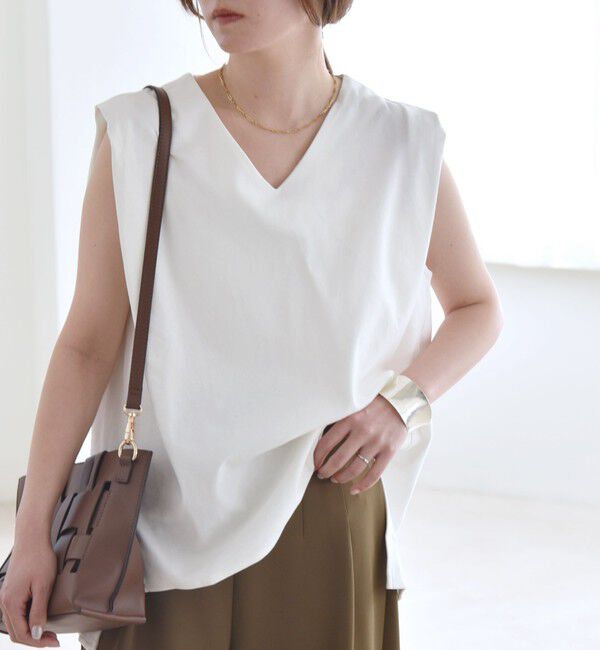 quaranciel「quaranciel:〈接触冷感/汗染み防止加工/洗濯機可能〉Vネック ノースリーブ プルオーバー」|Tシャツ・カットソー|