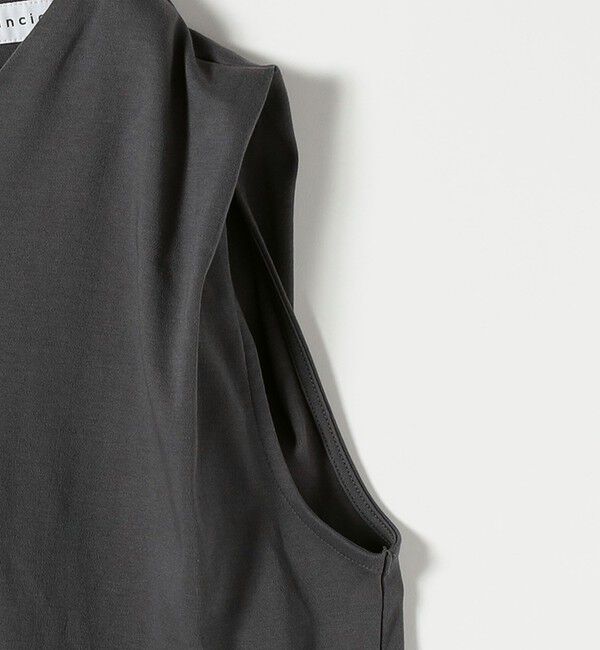 quaranciel「quaranciel:〈接触冷感/汗染み防止加工/洗濯機可能〉Vネック ノースリーブ プルオーバー」|Tシャツ・カットソー|