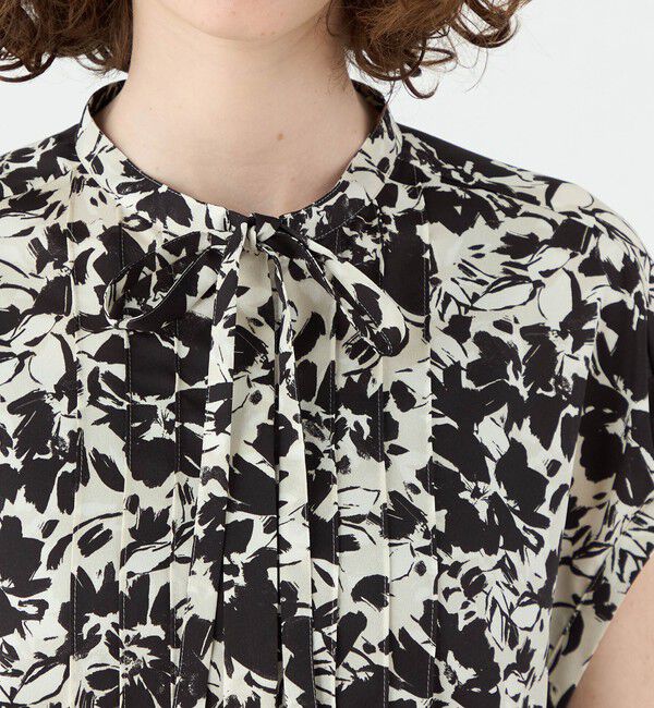 Ballsey「モノクロームフラワープリント ピンタックフレンチスリーブブラウス」|シャツ・ブラウス|