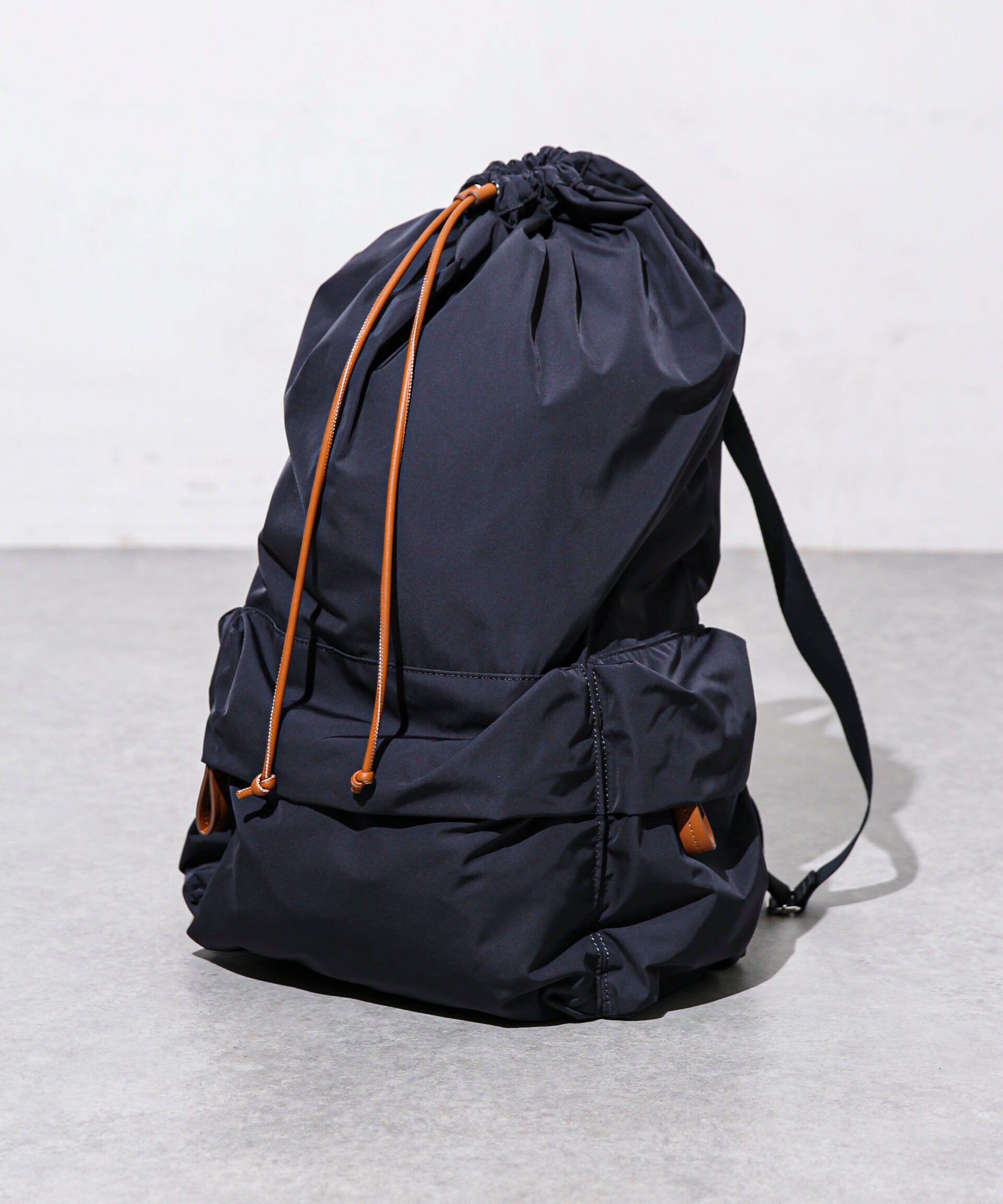 nano･universe「｢ESSENTIAL LINE ｣3PKドロストリュック」|ショルダー・メッセンジャー|チャコール3