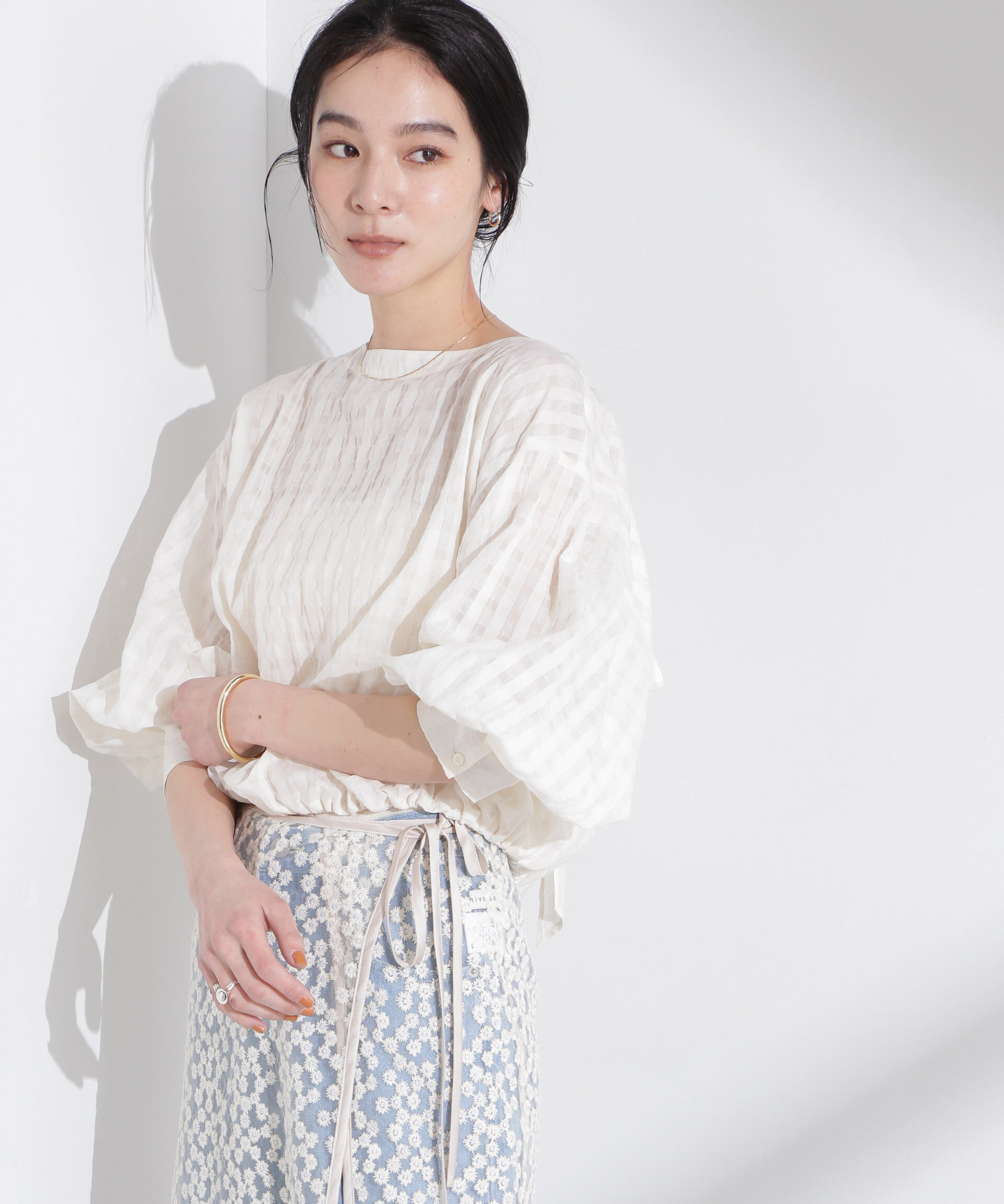 nano･universe「シアーチェックバックオープンバルーンブラウス」|シャツ・ブラウス|