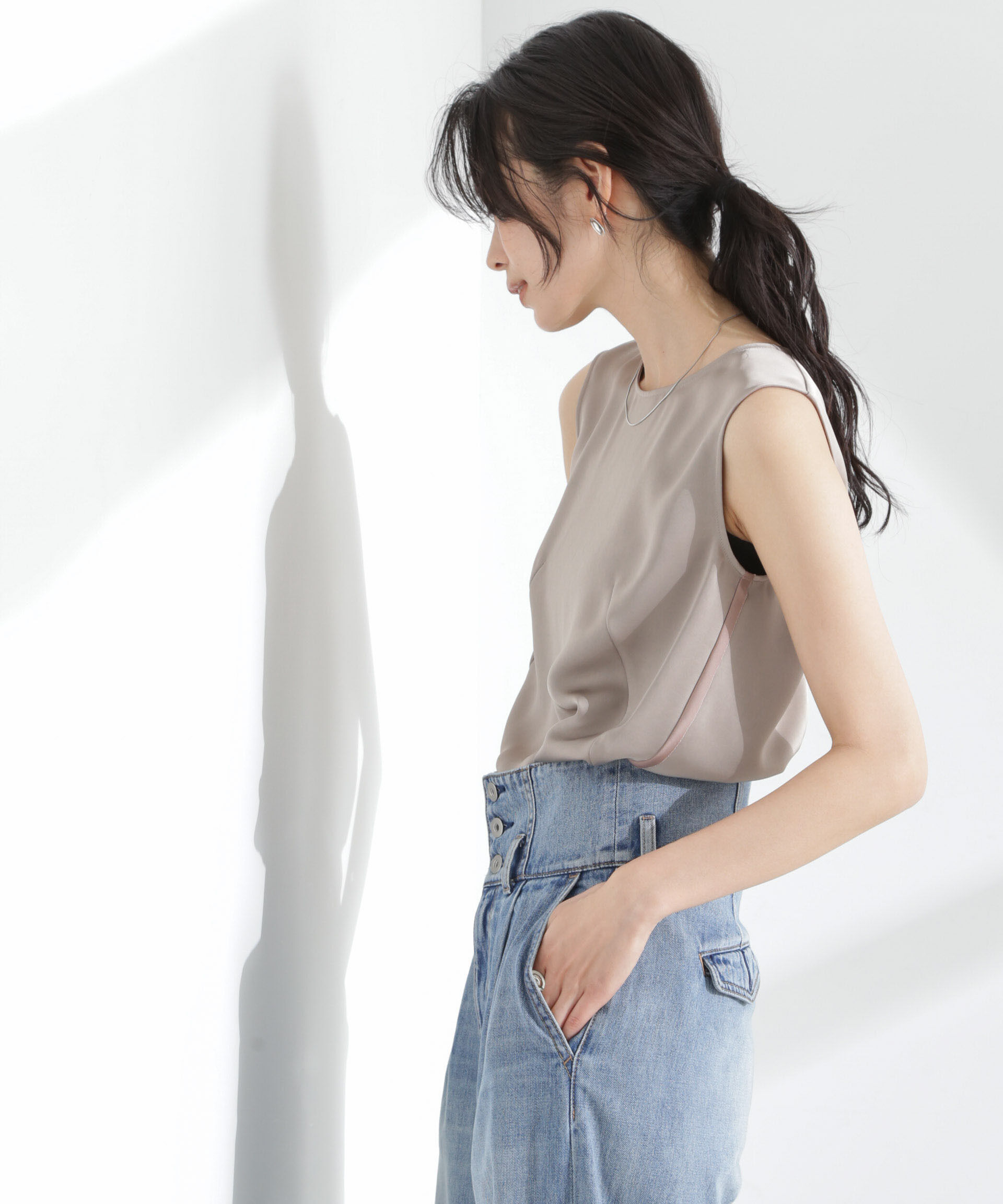 nano･universe「ダブルサテンノースリーブトップス」|シャツ・ブラウス|