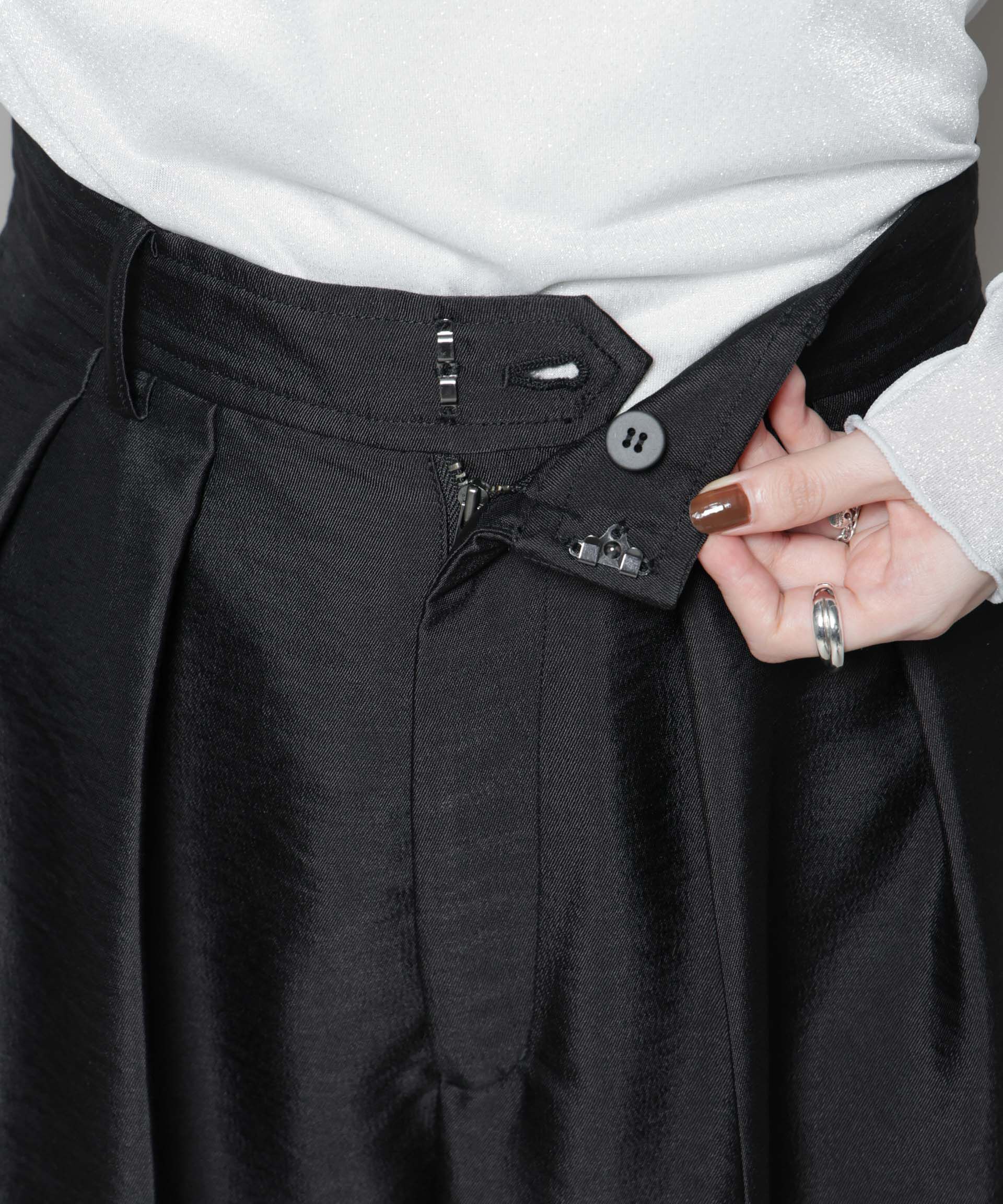 nano･universe「ツイルウェーブタックバレルパンツ」|チノ|