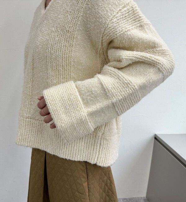 fredy emue「ブークレニットVネックプルオーバー」|ニット・セーター|