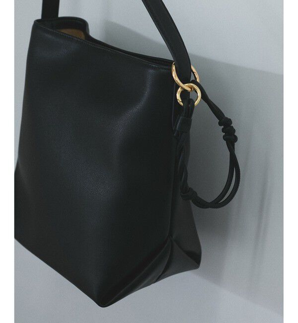 SALON adam et rope'「スプリットレザーミドルトートバッグ/バケットバッグ［WEB限定カラー/チャーム付き］」|ショルダー・メッセンジャー|ブラック(01)