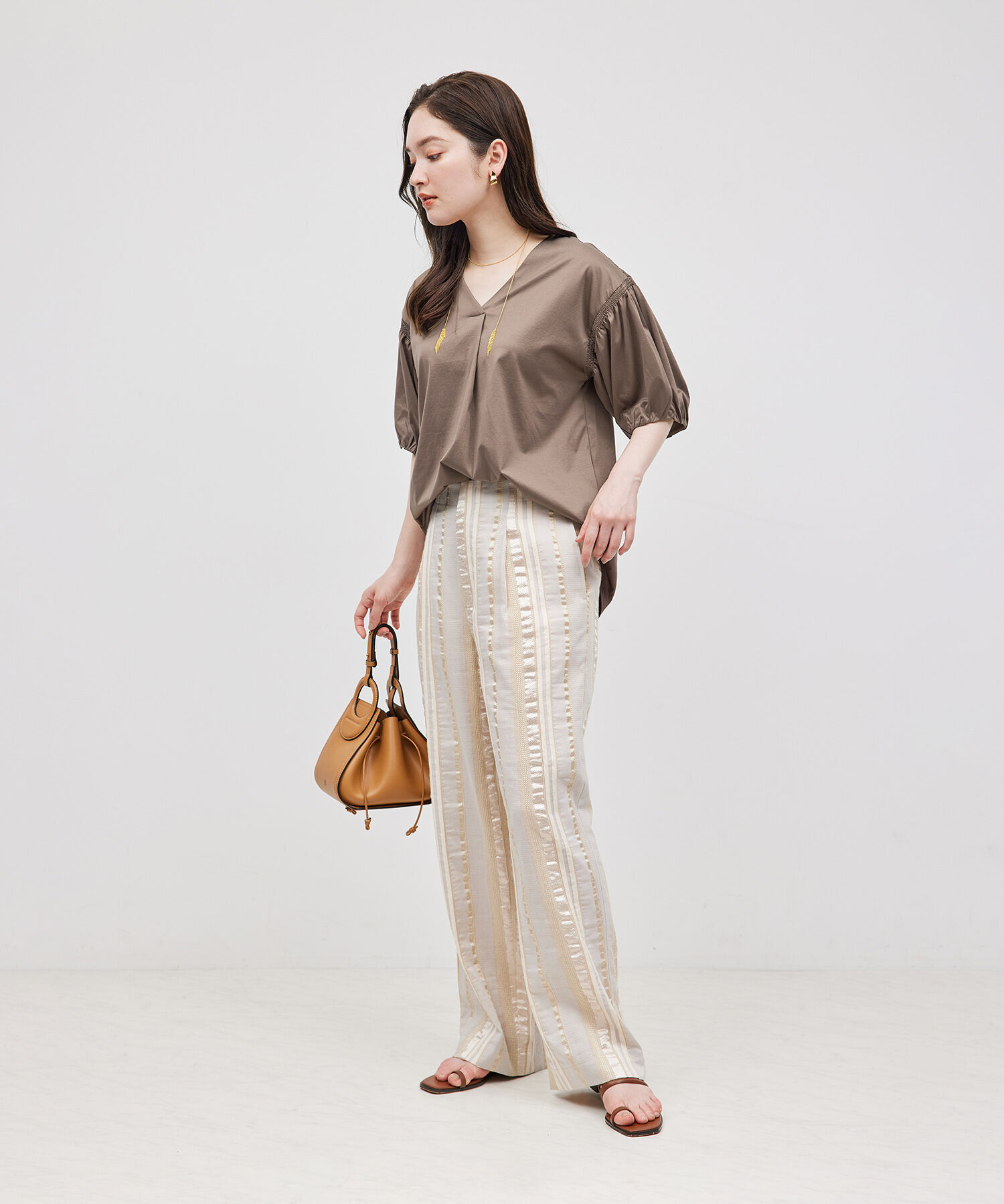 ROPE「【洗える】クリア天竺Vネック5分袖カットソー」|Tシャツ・カットソー|