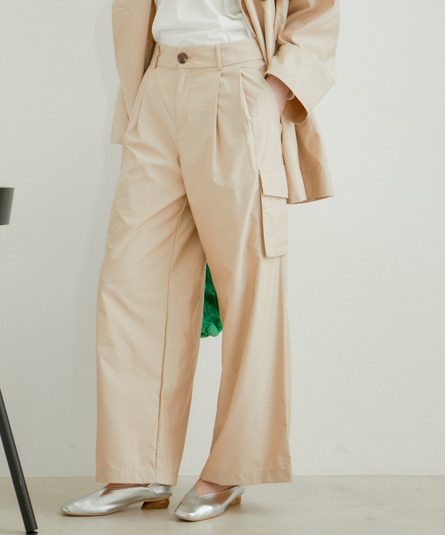 VIS「【セットアップ対応】タックギャザーワイドカーゴパンツ」|カーゴ|