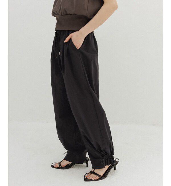 ADAM ET ROPE'「【新色追加】・【撥水】ウエストタックイージーパンツ」|チノ|