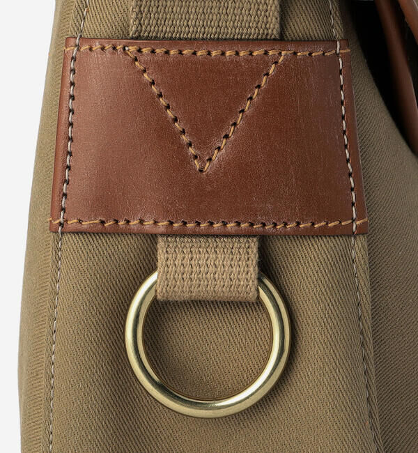 Brady「Brady | ARIEL TROUT SMALL UNISEX」|ショルダー・メッセンジャー|