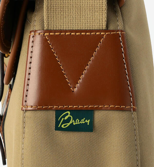 Brady「Brady | ARIEL TROUT LARGE UNISEX」|ショルダー・メッセンジャー|