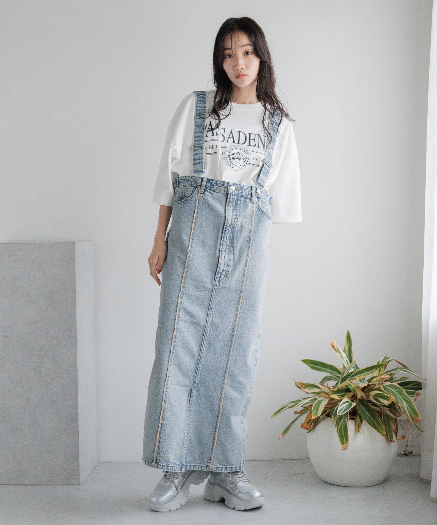 LOWRYS FARM「ＣＯＮＥ／デニムジャンスカ」|ジャンパースカート|ブルー３