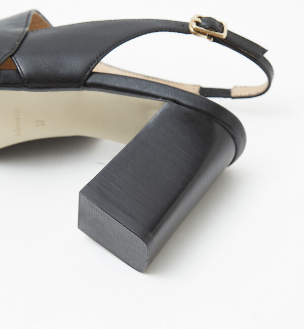 AU BANNISTER「アシンメトリー スクエアトゥブーサン」|サンダル|