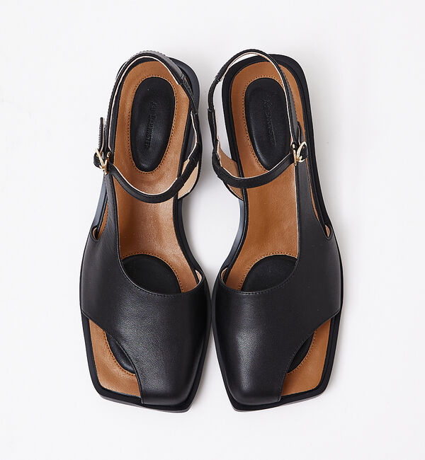 AU BANNISTER「サムハイドストラップサンダル」|サンダル|