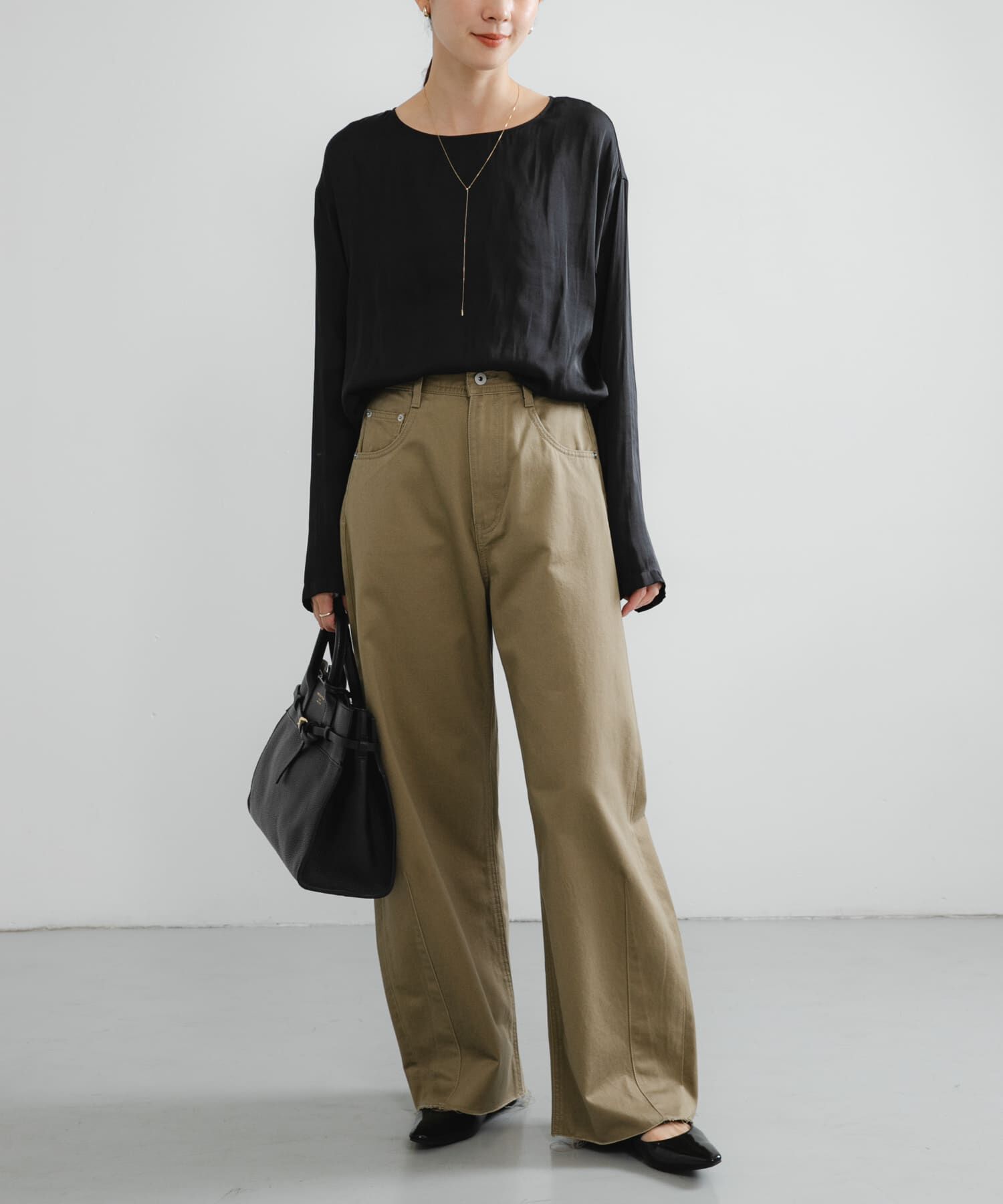 URBAN RESEARCH「ヴィンテージサテンTシャツブラウス」|シャツ・ブラウス|