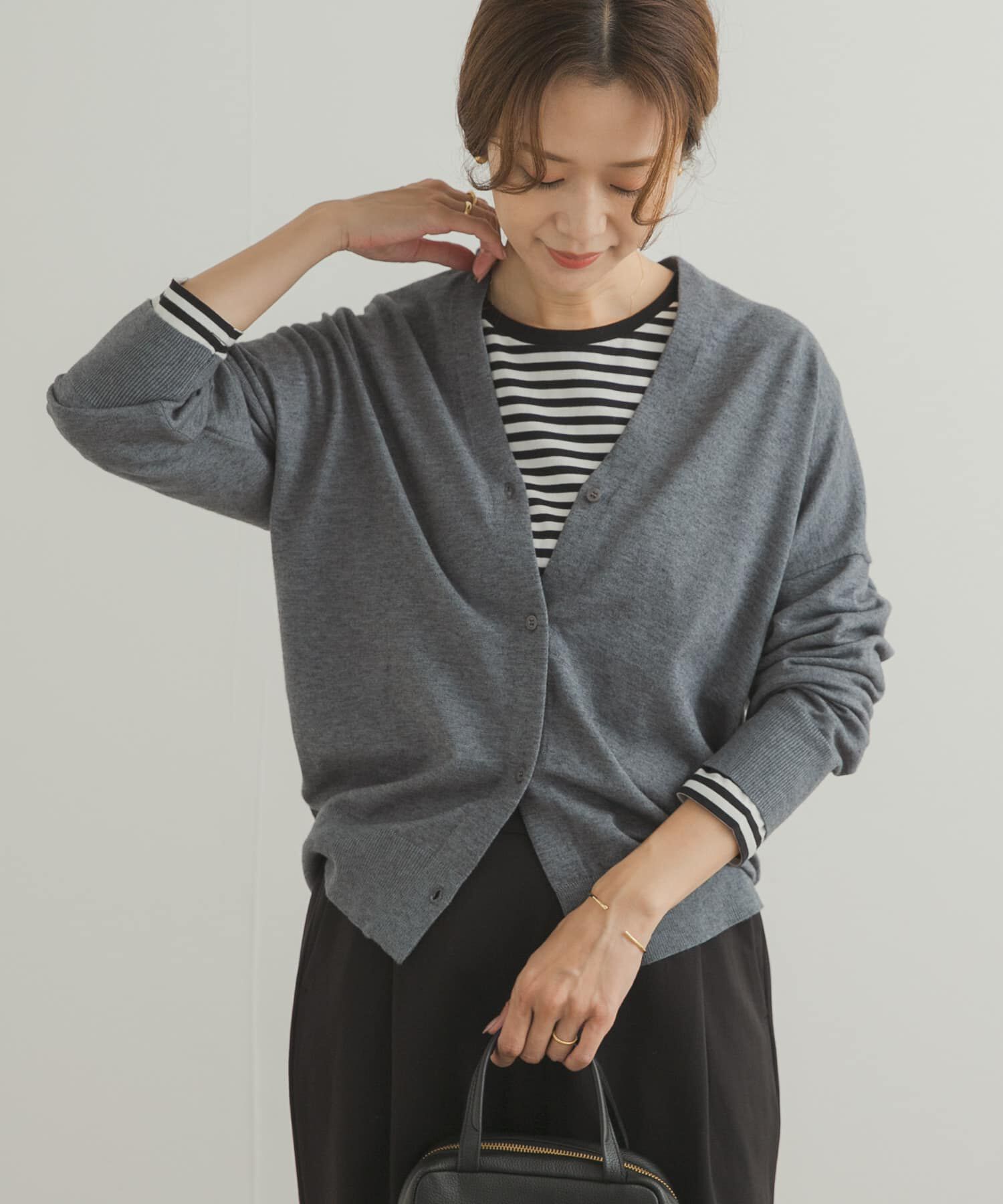 URBAN RESEARCH DOORS「Vネックソフトニットカーディガン」|ニット・セーター|グレー系その他