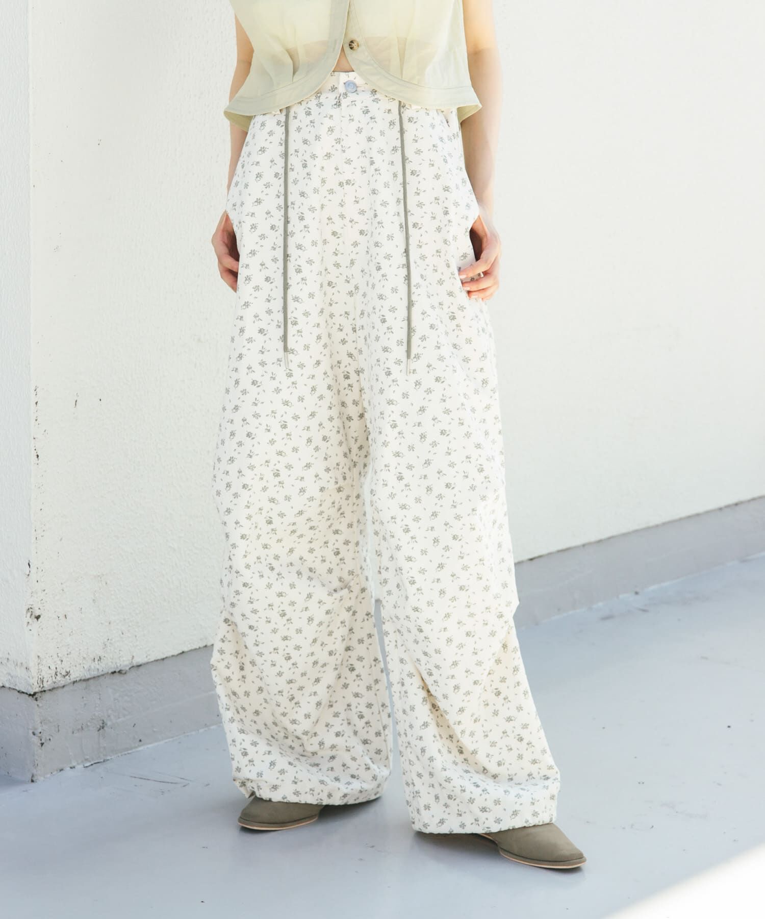  「フラワープリントドロストパンツ」|その他|アイボリー