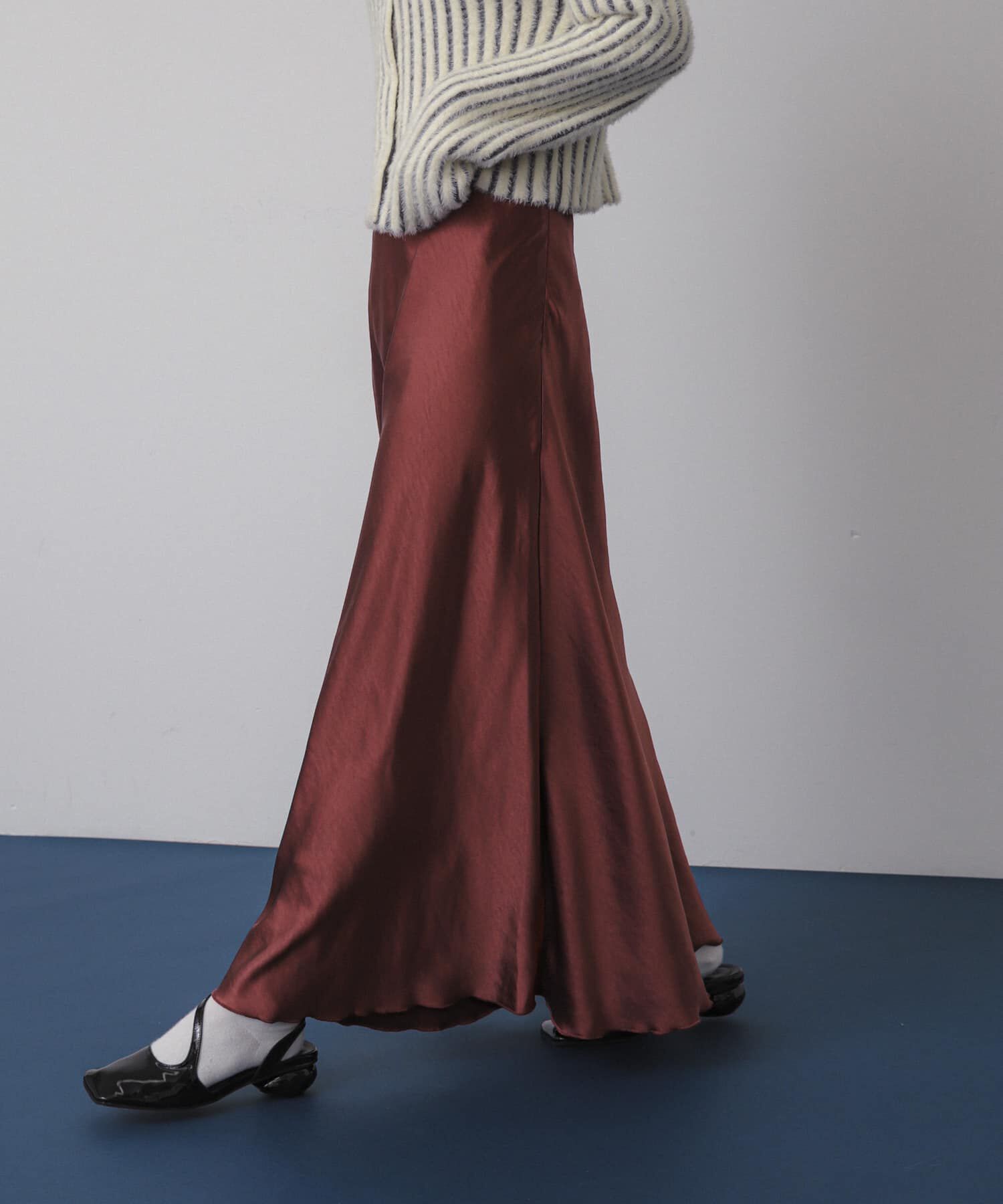 SENSE OF PLACE by URBAN RESEARCH「『WEB/一部店舗限定サイズ』ナローサテンスカート」|スカート|