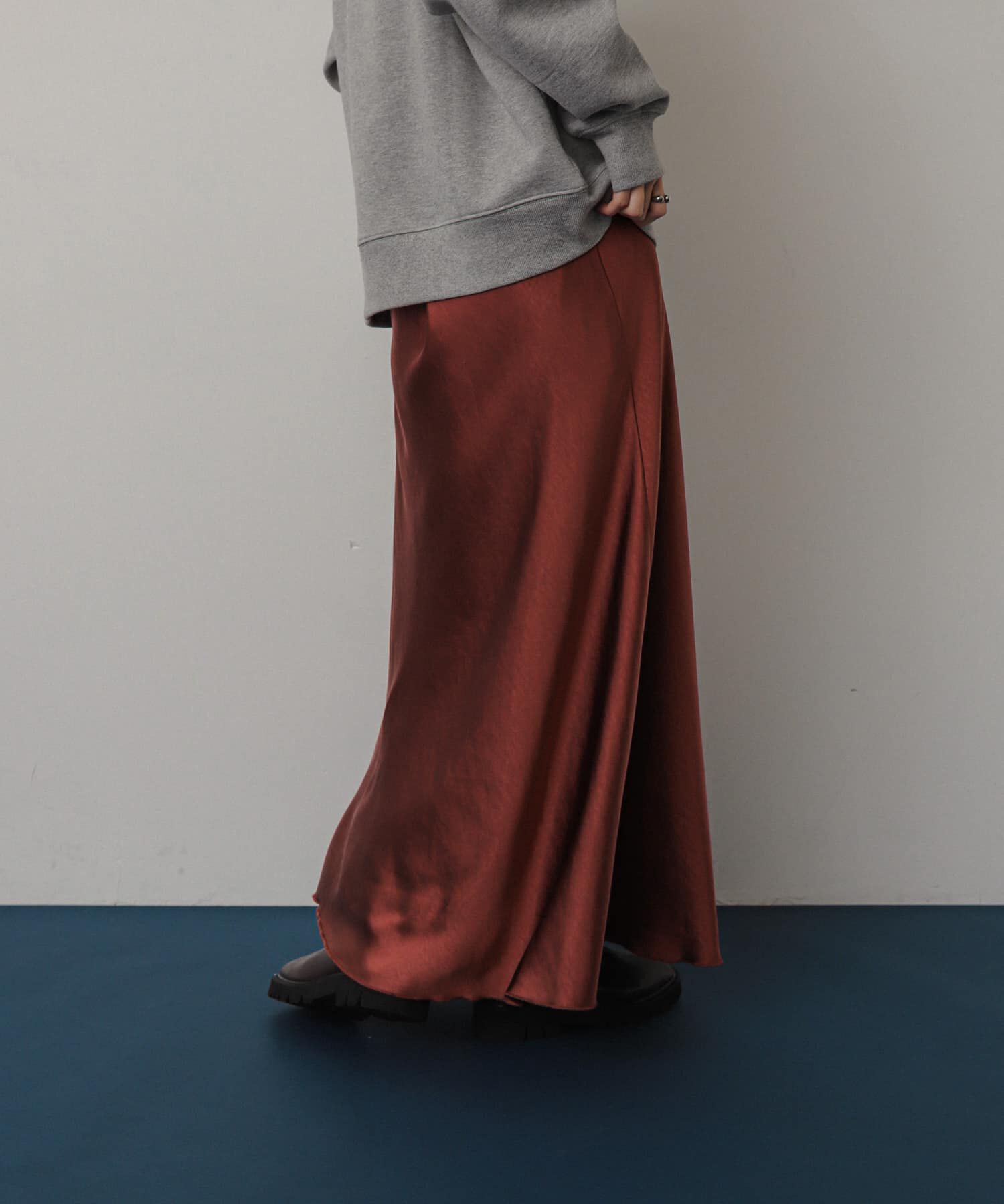 SENSE OF PLACE by URBAN RESEARCH「『WEB/一部店舗限定サイズ』ナローサテンスカート」|スカート|