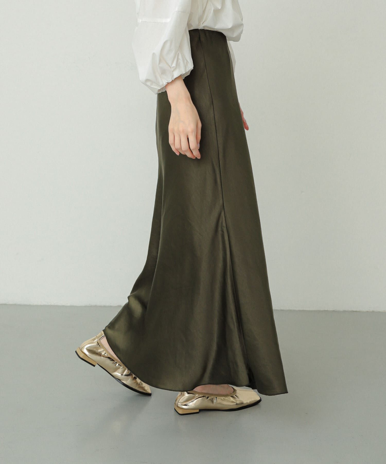 SENSE OF PLACE by URBAN RESEARCH「『WEB/一部店舗限定サイズ』ナローサテンスカート」|スカート|
