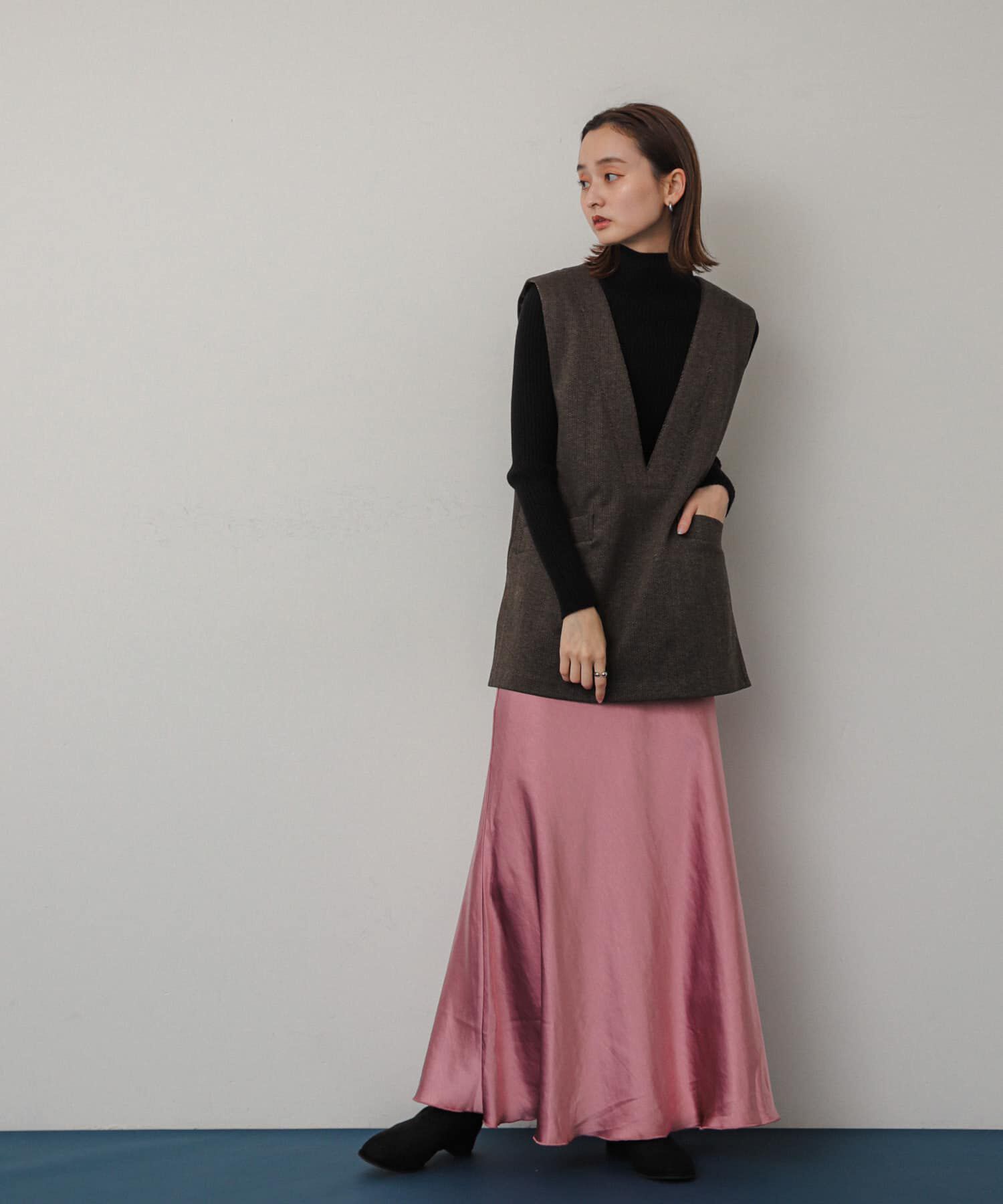 SENSE OF PLACE by URBAN RESEARCH「『WEB/一部店舗限定サイズ』ナローサテンスカート」|スカート|