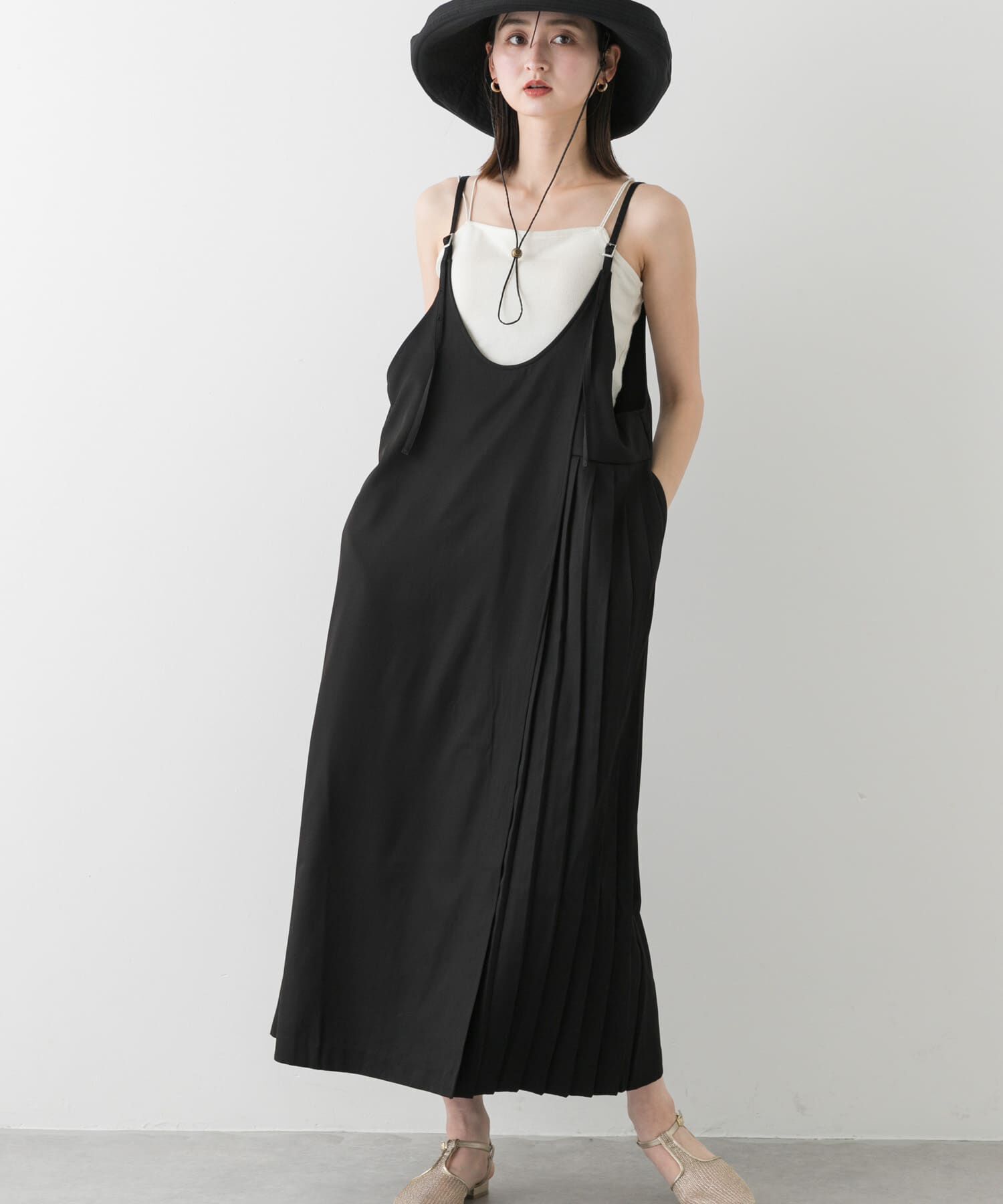 SENSE OF PLACE by URBAN RESEARCH「プリーツキャミワンピース」|ワンピース|ブラック