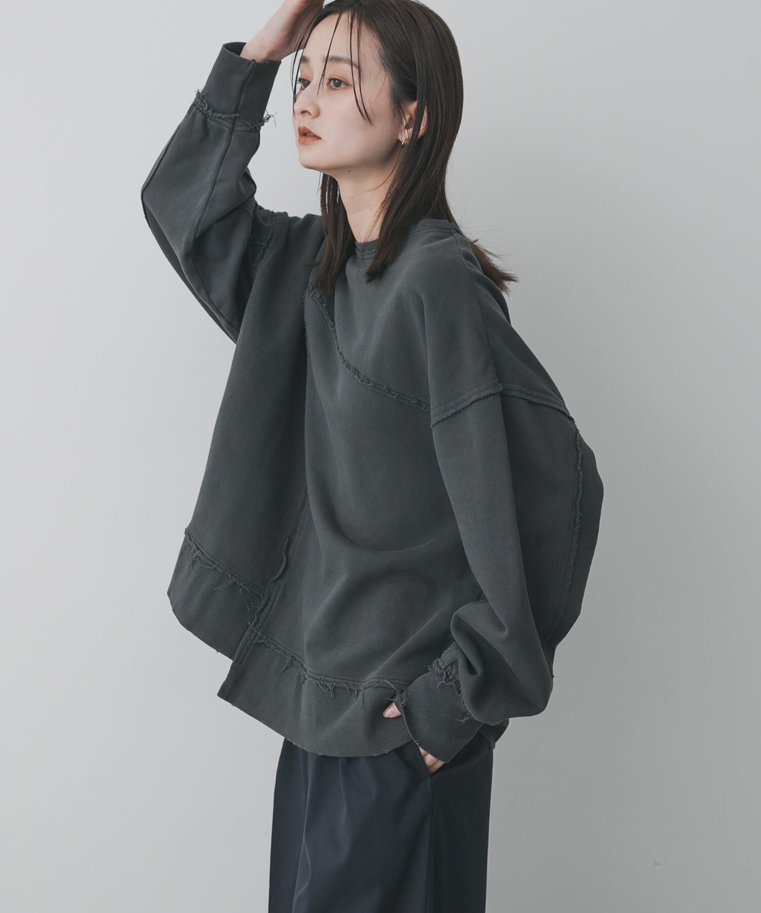 SENSE OF PLACE by URBAN RESEARCH「キリカエピグメントルーズスウェット」|スウェット・ジャージ|チャコールグレー