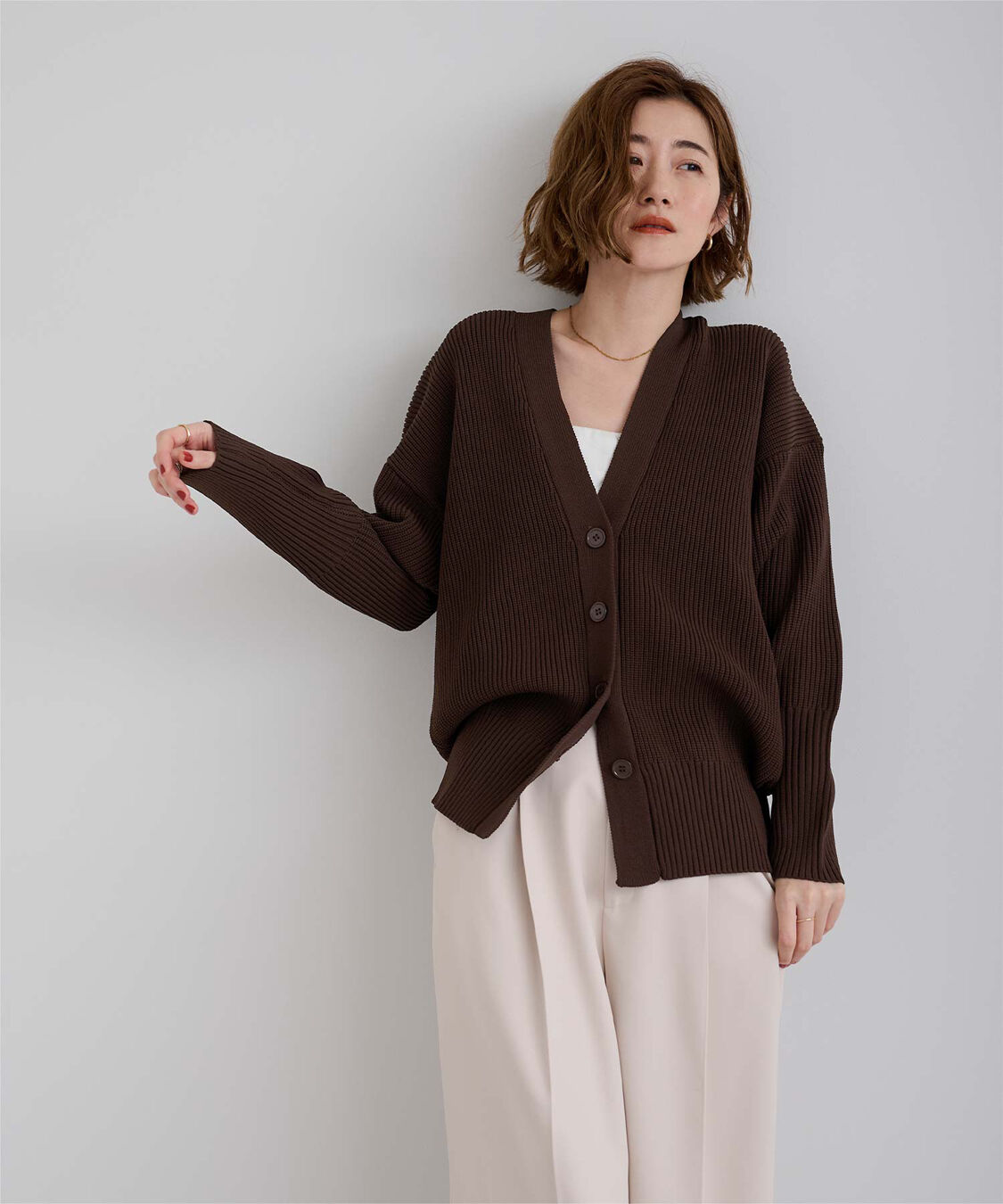 ur's「Vネックボリュームスリーブニットカーディガン」|ニット・セーター|