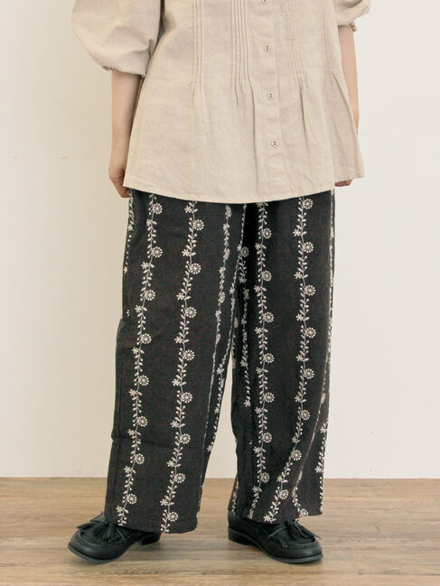 Samansa Mos2「【M/Lサイズ】花刺繍パンツ」|その他|チャコールグレー